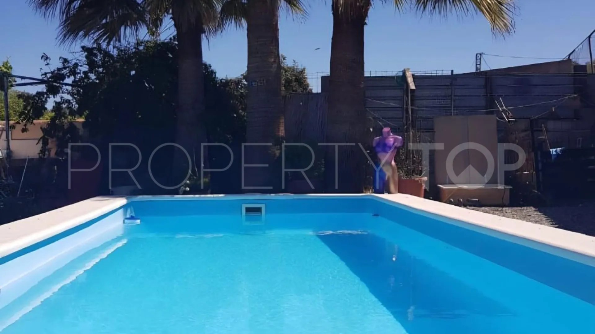 Coin 4 bedrooms finca for sale