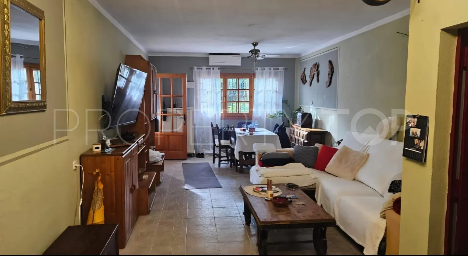 Coin 4 bedrooms finca for sale