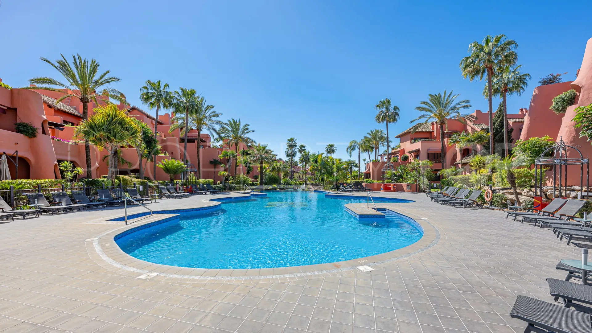 Atico duplex con 3 dormitorios en venta en New Golden Mile