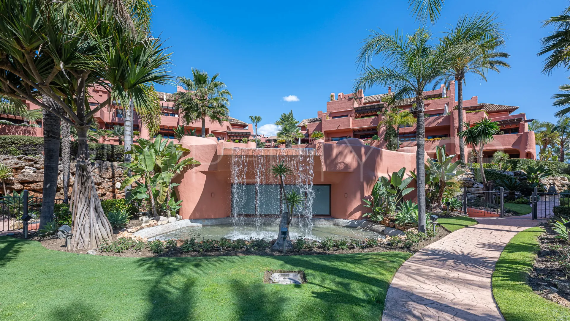 Atico duplex con 3 dormitorios en venta en New Golden Mile