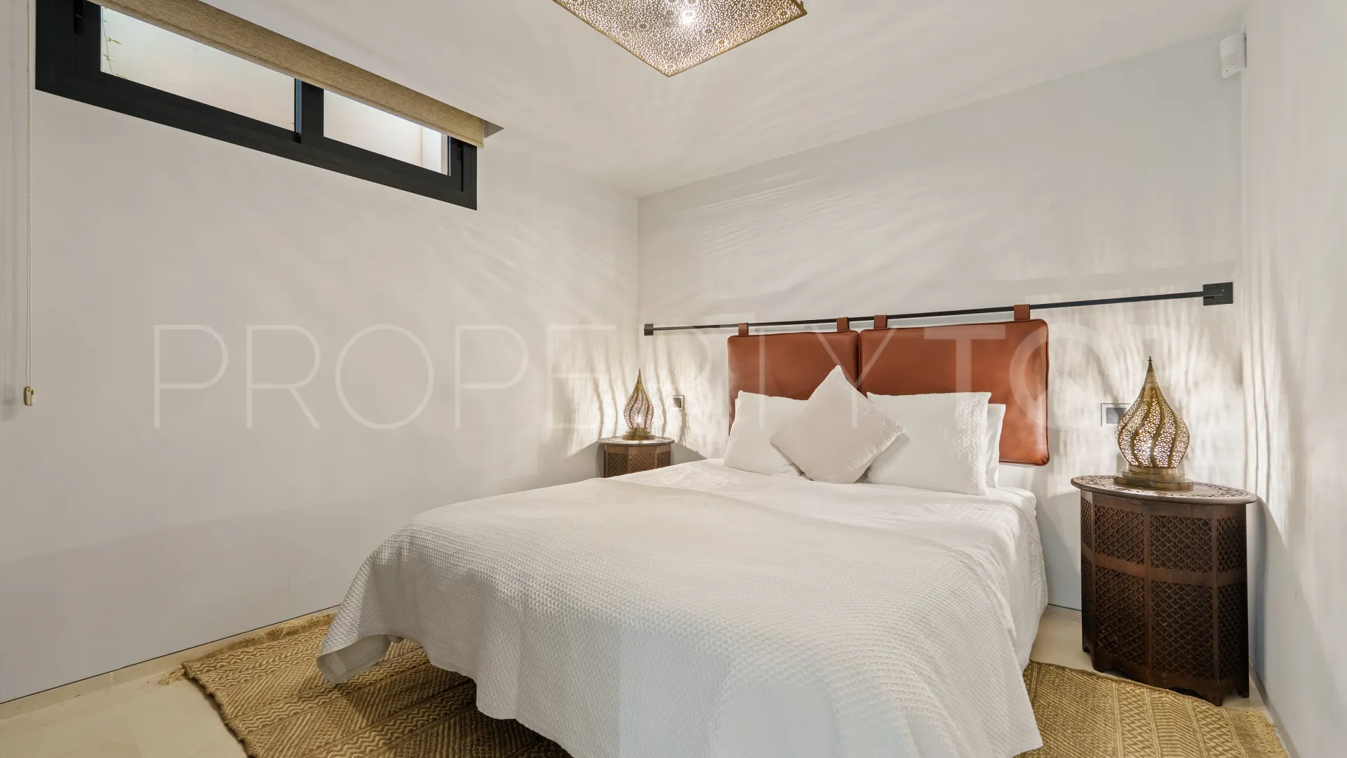 Nueva Andalucia 6 bedrooms villa for sale