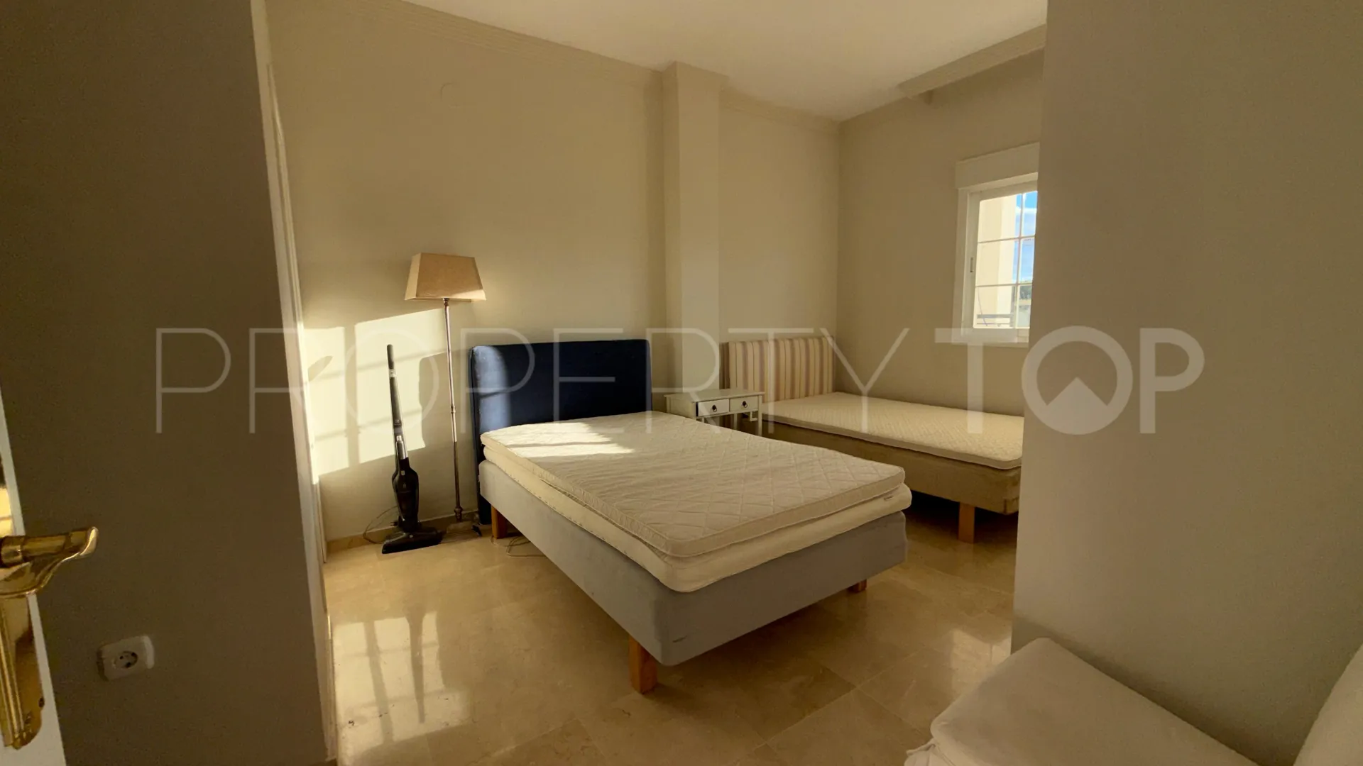 Duplex penthouse for sale in River Garden