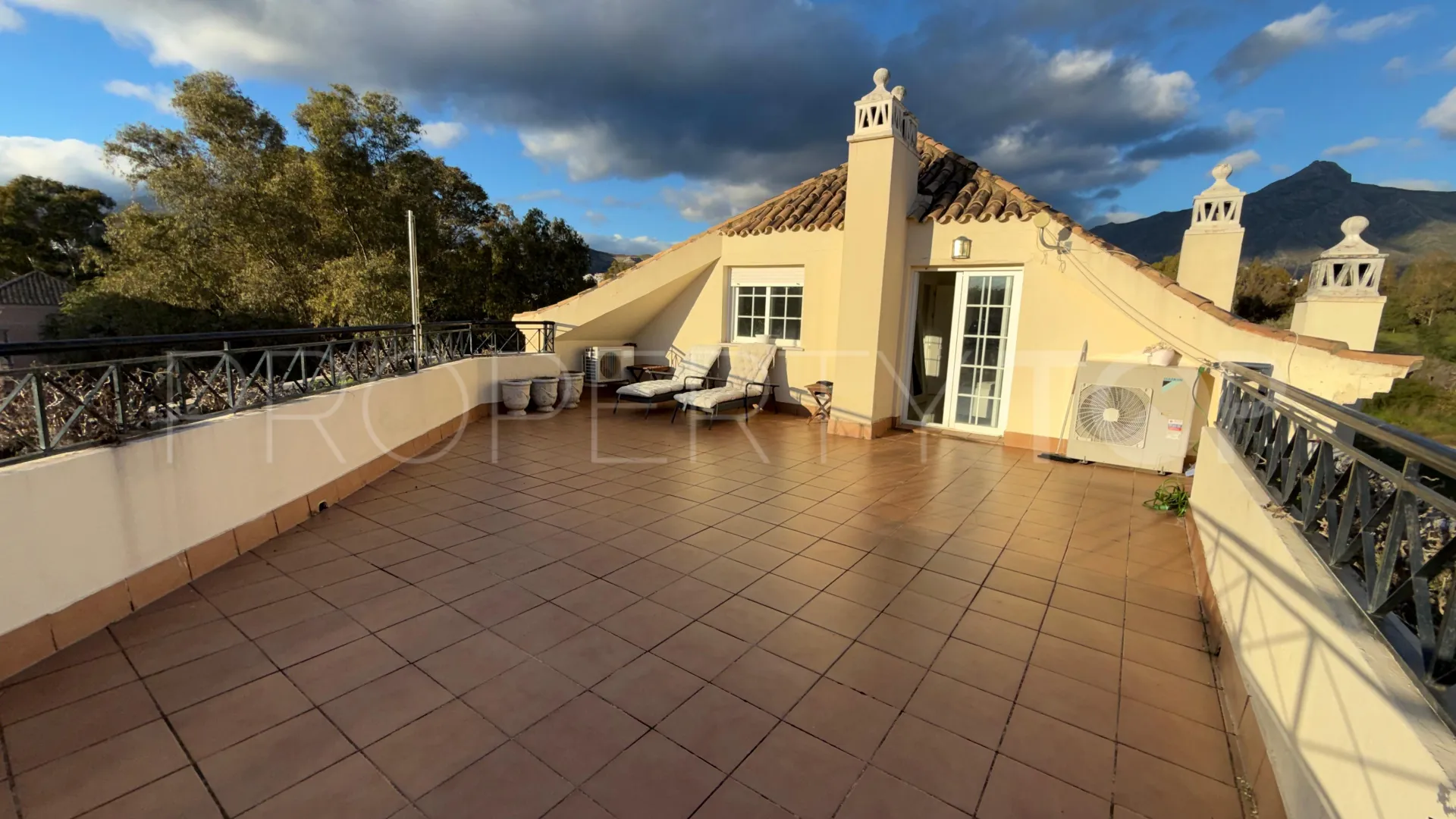 Duplex penthouse for sale in River Garden