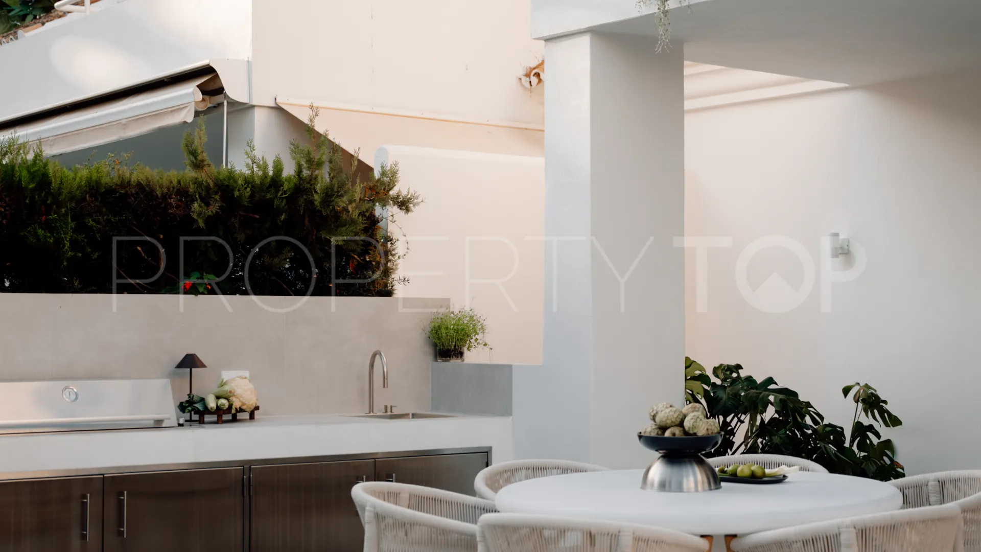 Duplex for sale in Nueva Andalucia