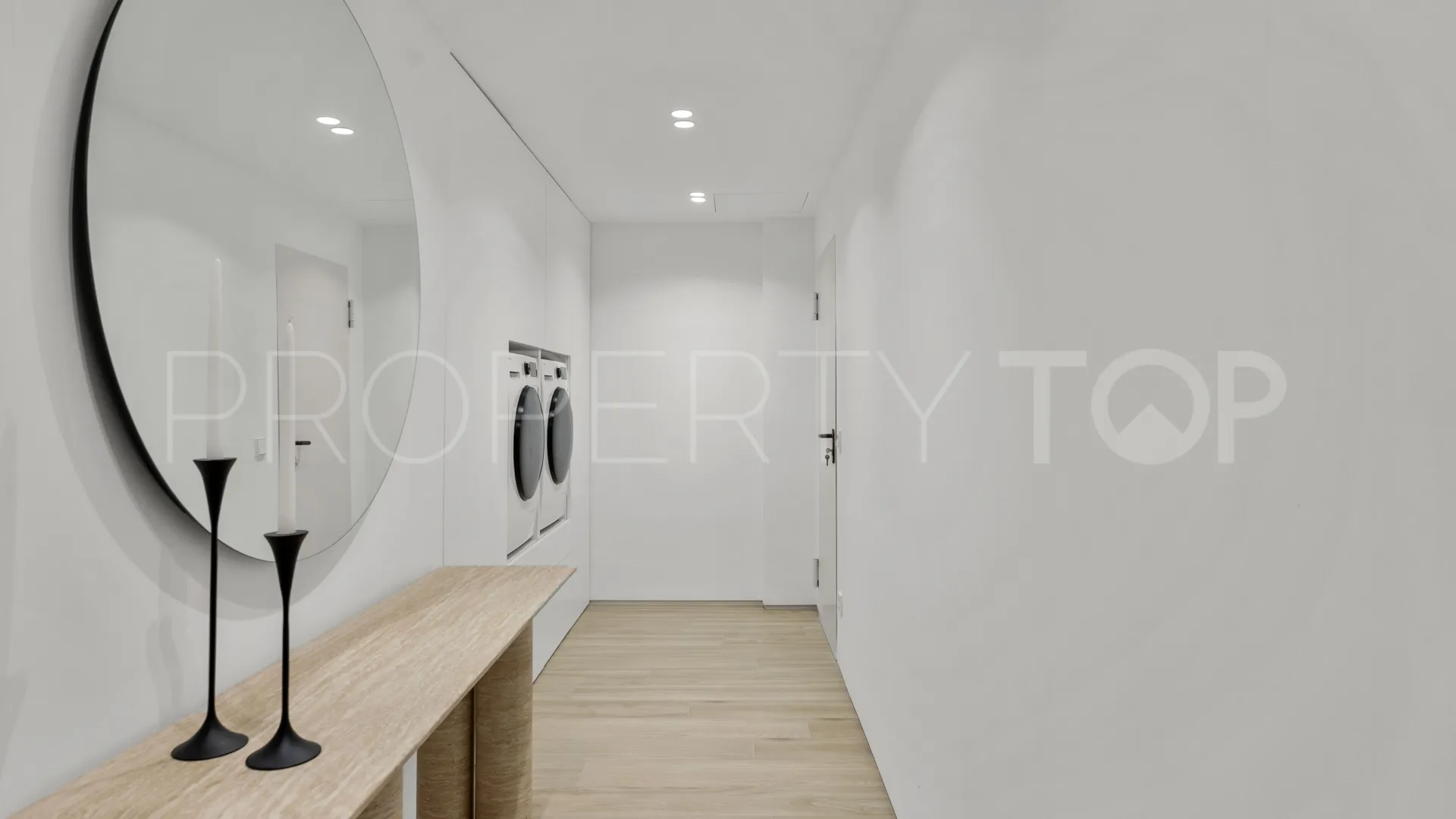 Duplex for sale in Nueva Andalucia