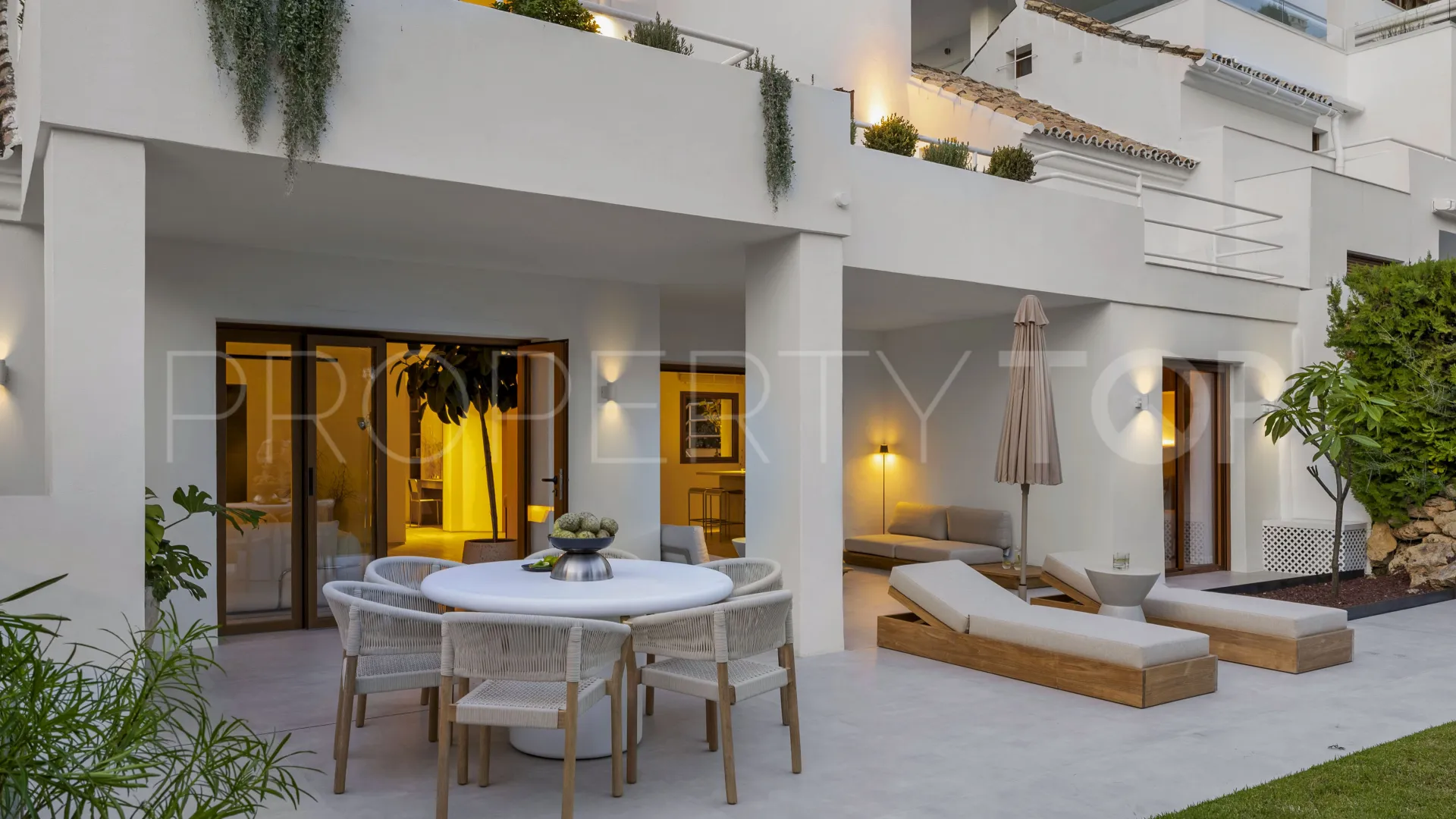 Duplex for sale in Nueva Andalucia