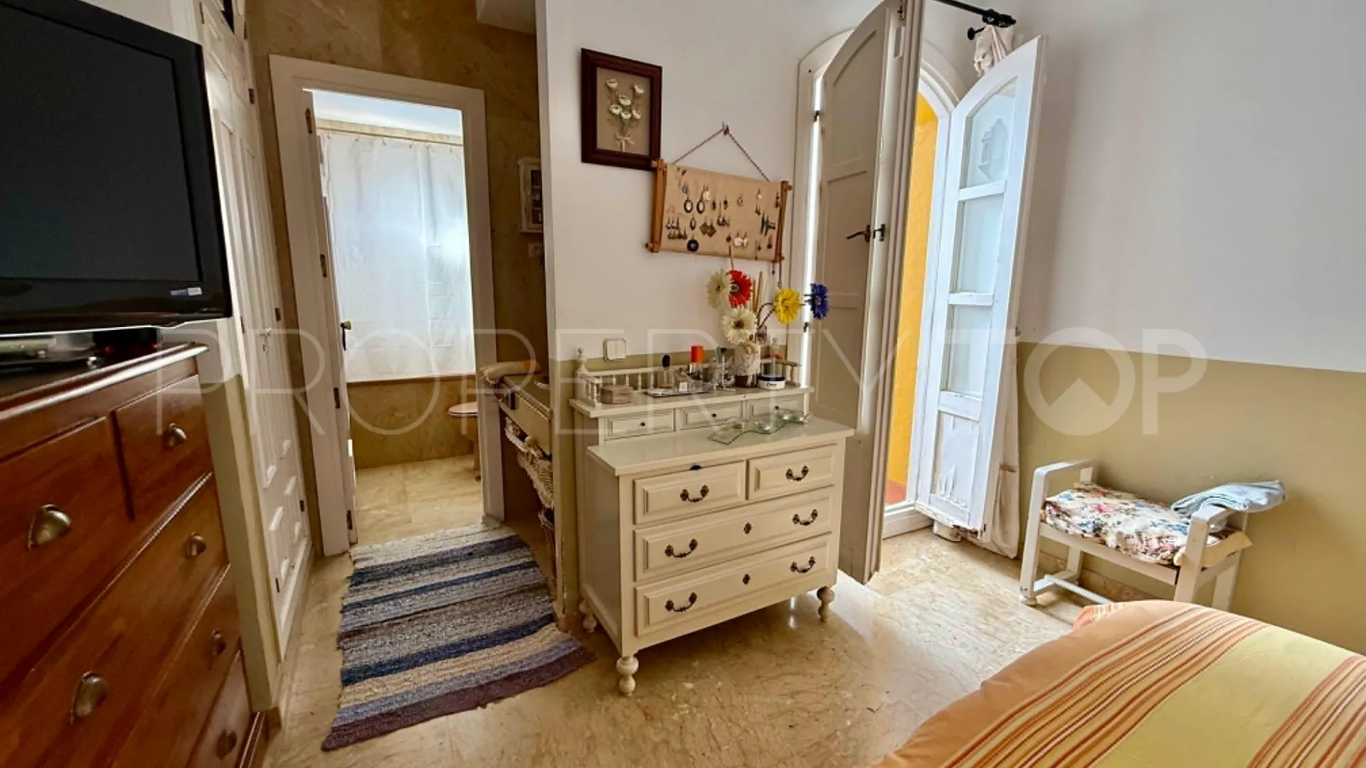 Buy town house with 3 bedrooms in Nueva Andalucia
