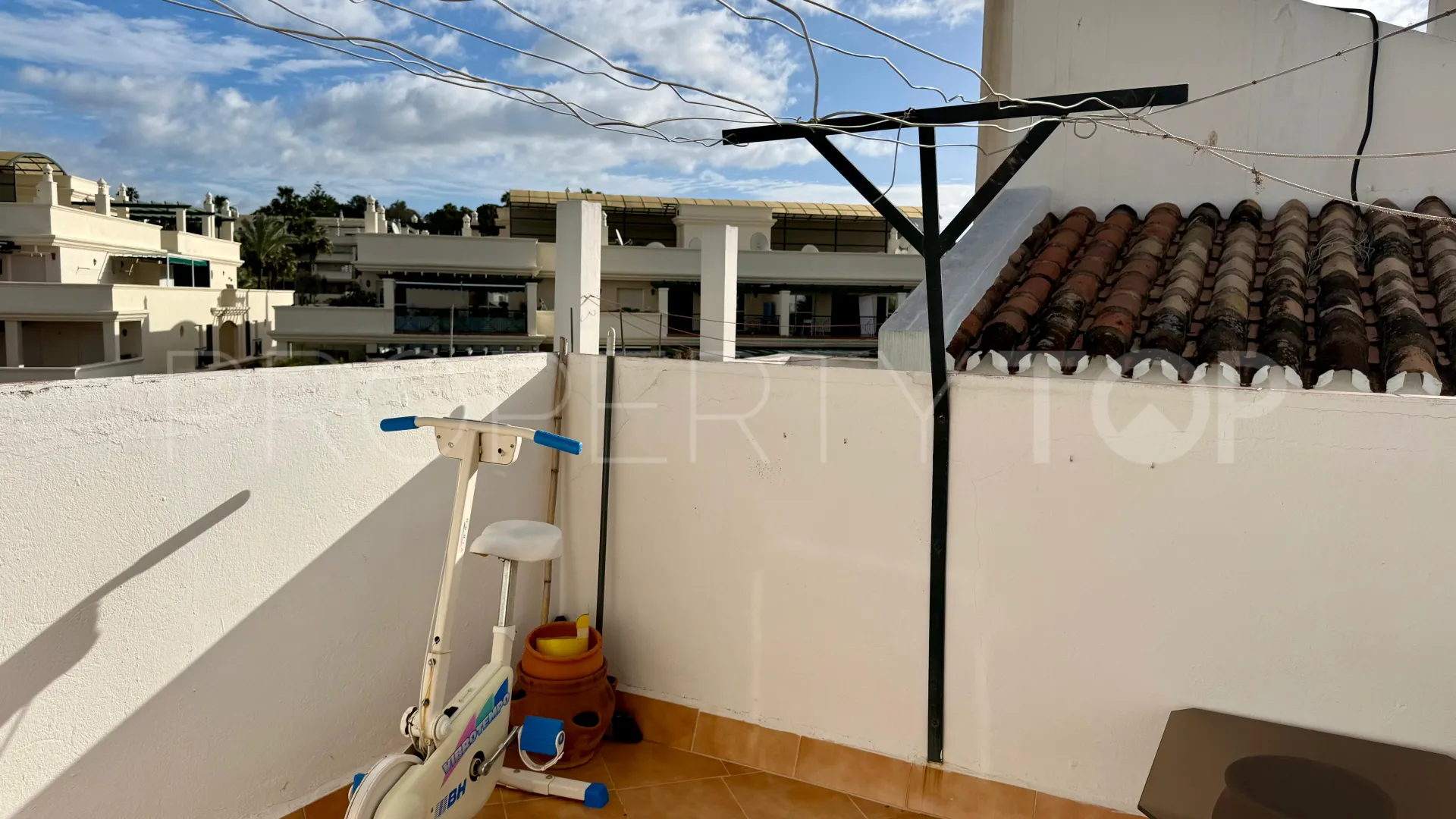 Buy town house with 3 bedrooms in Nueva Andalucia