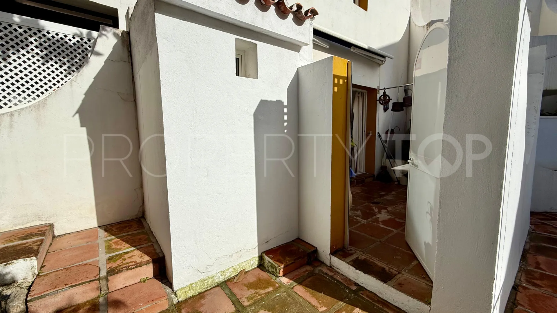 Buy town house with 3 bedrooms in Nueva Andalucia