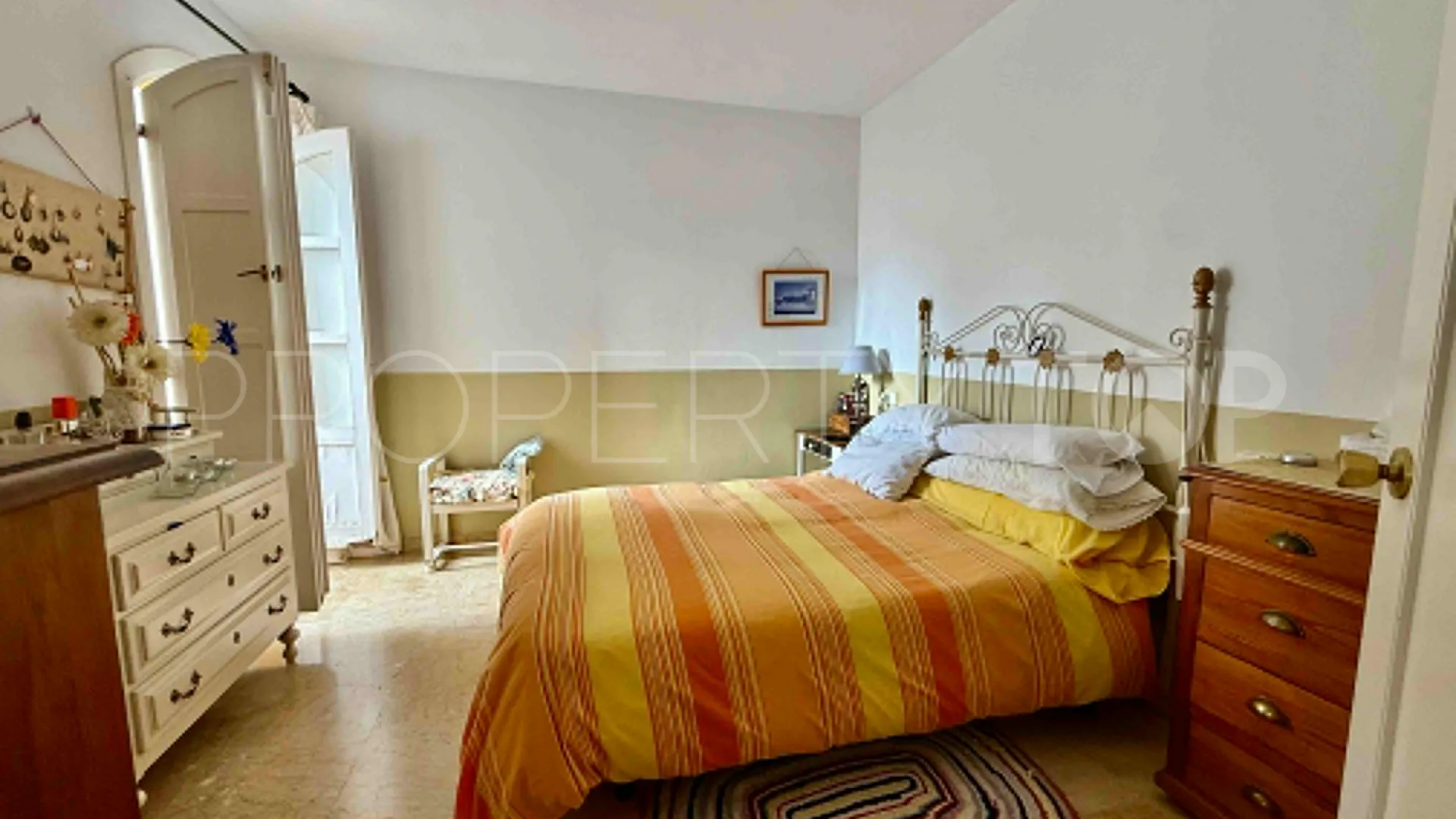 Buy town house with 3 bedrooms in Nueva Andalucia
