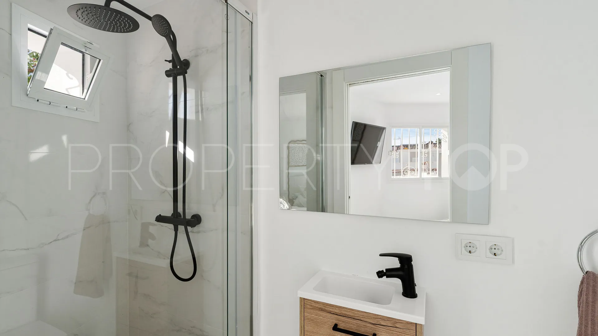 Semi detached house in La Campana for sale