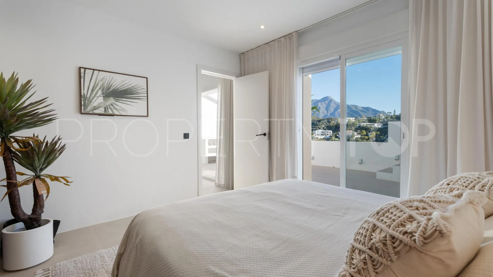 For sale La Quinta penthouse with 3 bedrooms