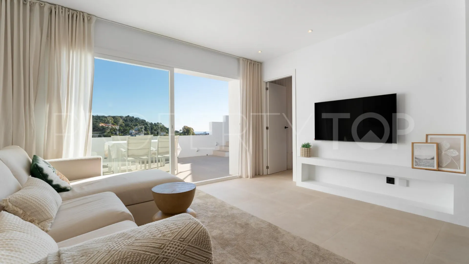For sale La Quinta penthouse with 3 bedrooms