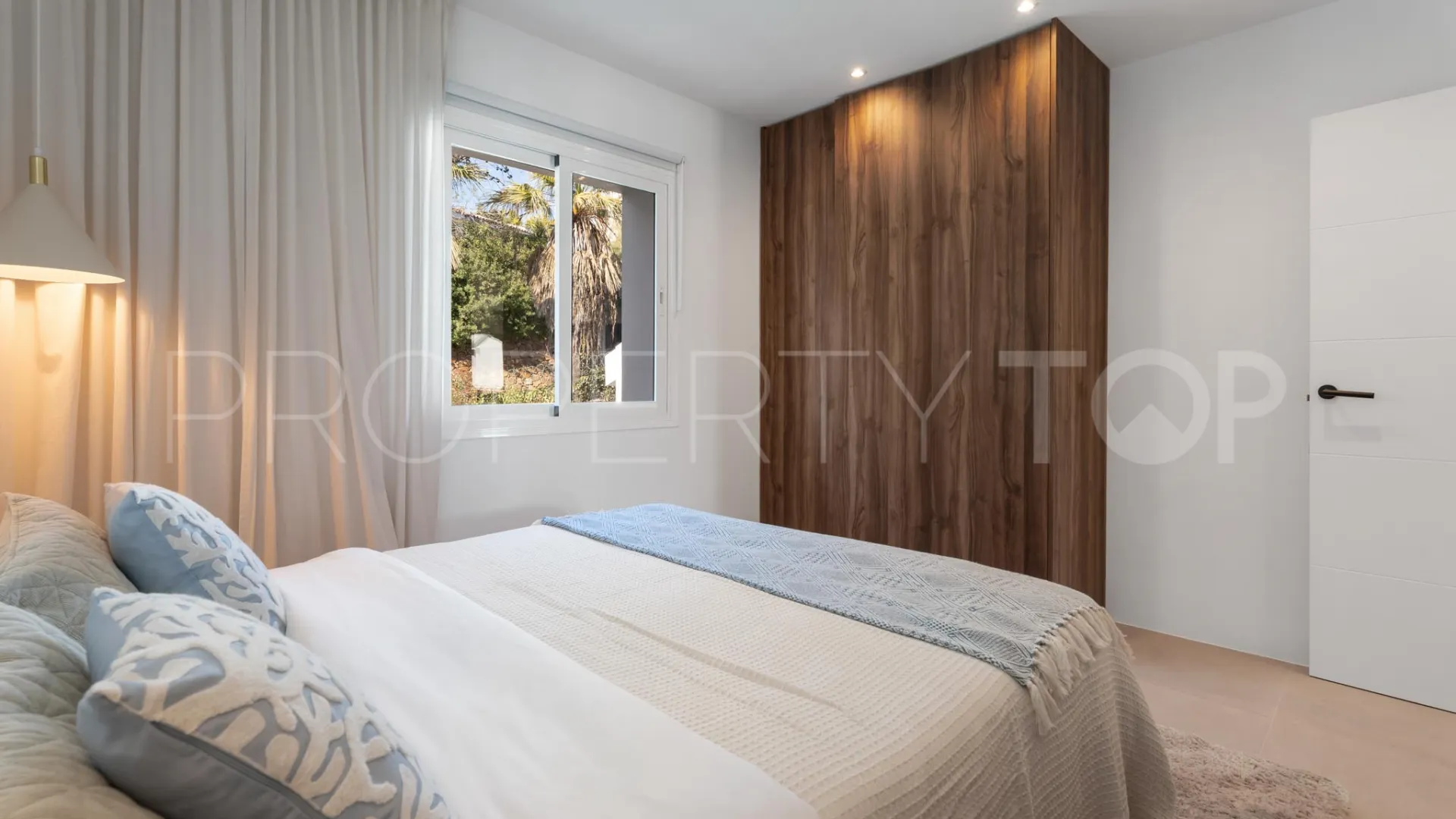 For sale La Quinta penthouse with 3 bedrooms