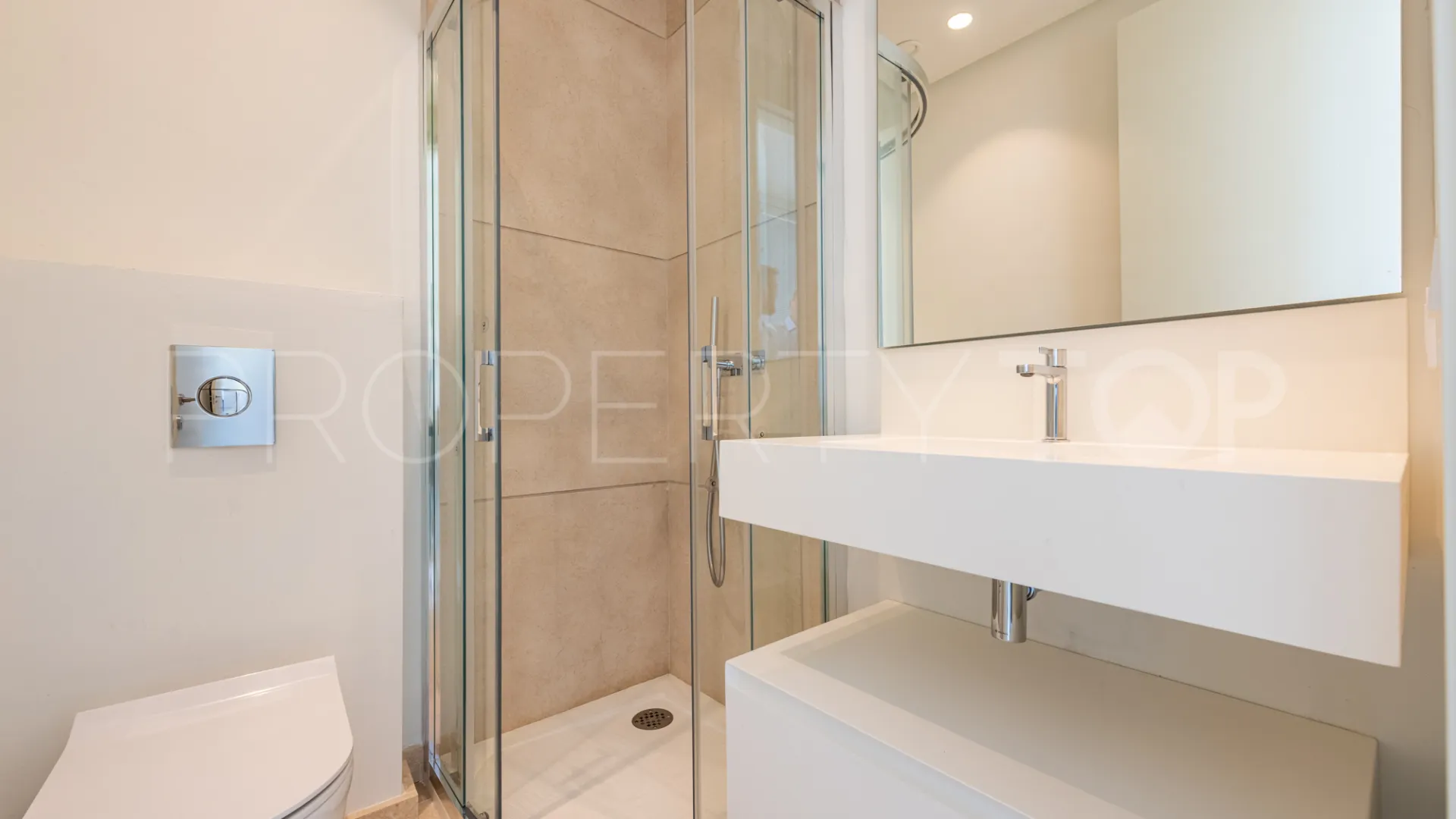 4 bedrooms penthouse for sale in Marbella Club Hills