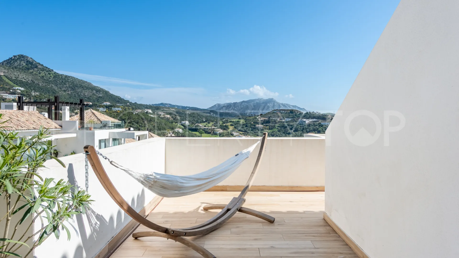 4 bedrooms penthouse for sale in Marbella Club Hills