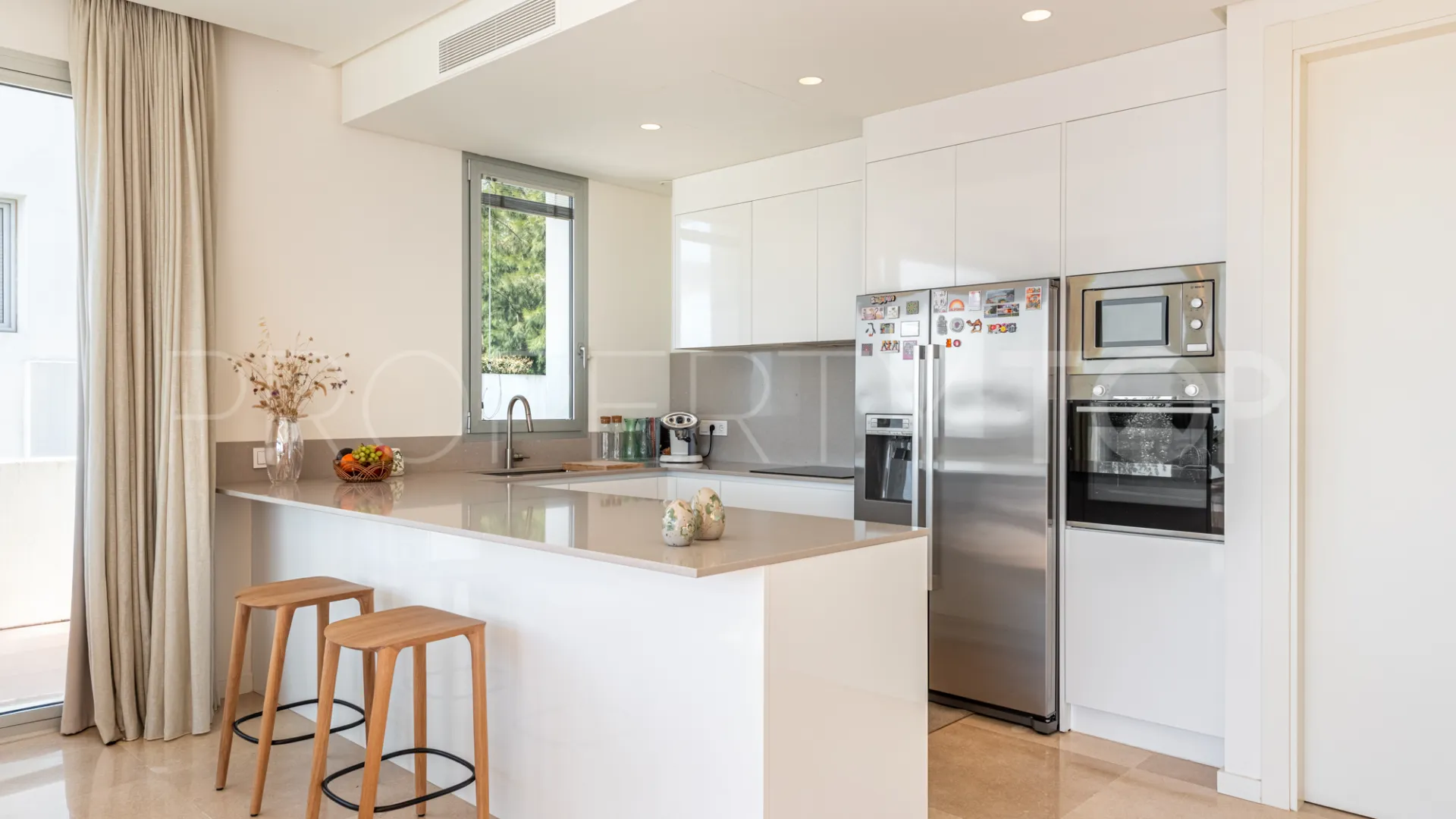4 bedrooms penthouse for sale in Marbella Club Hills