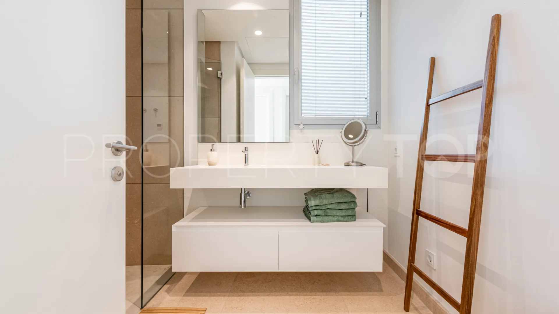 4 bedrooms penthouse for sale in Marbella Club Hills