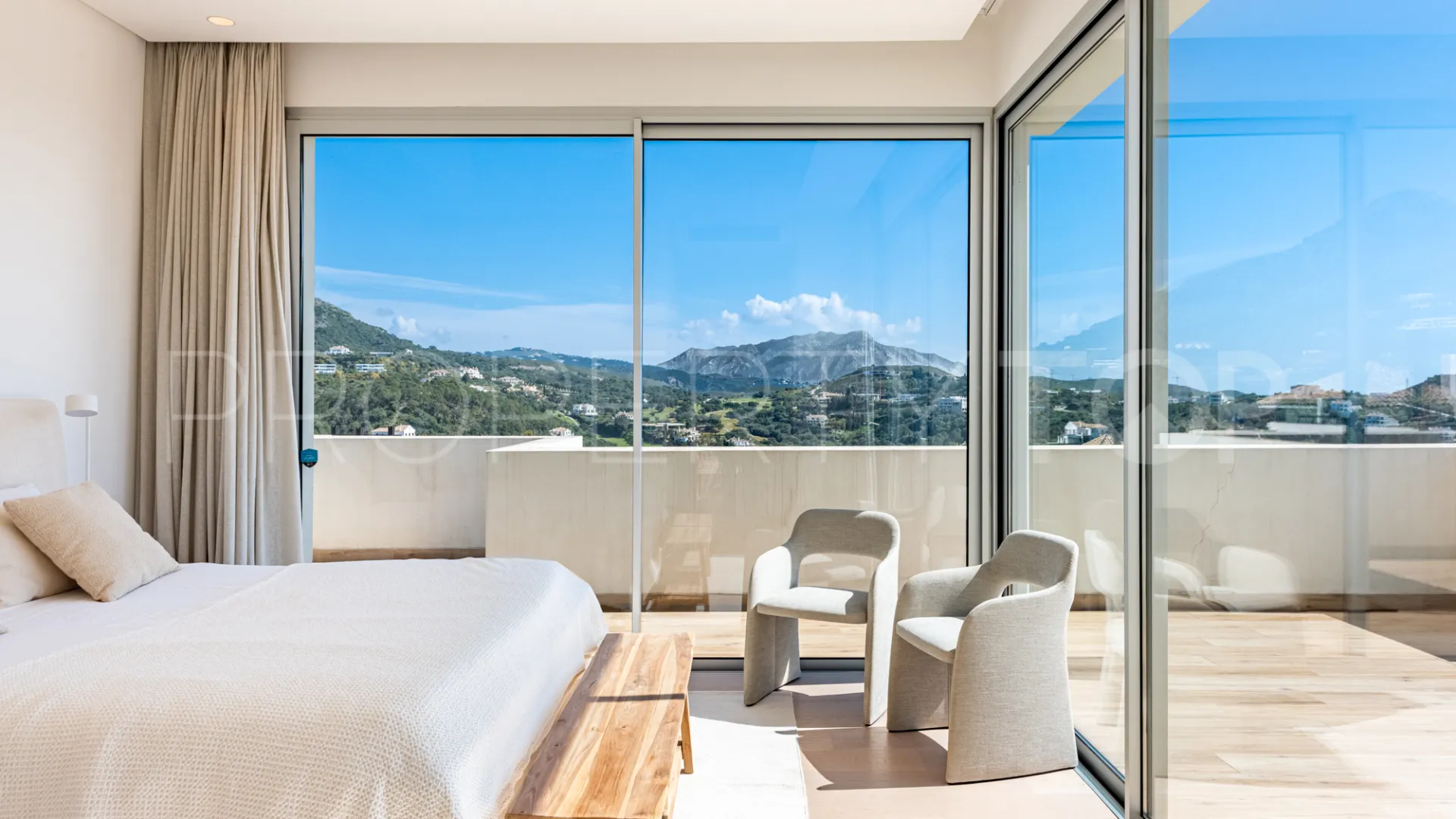 4 bedrooms penthouse for sale in Marbella Club Hills