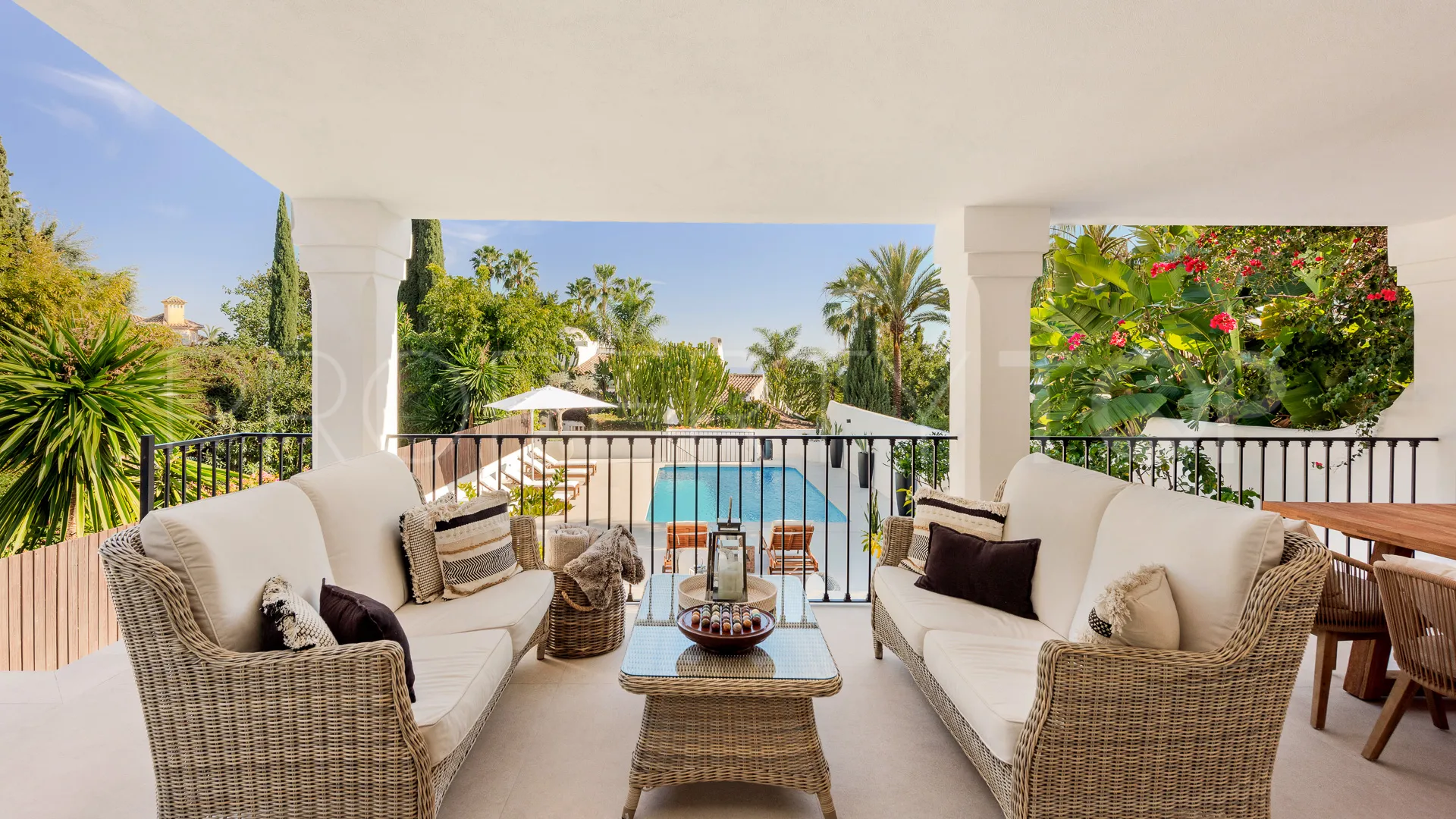 Comprar villa pareada en Sierra Blanca