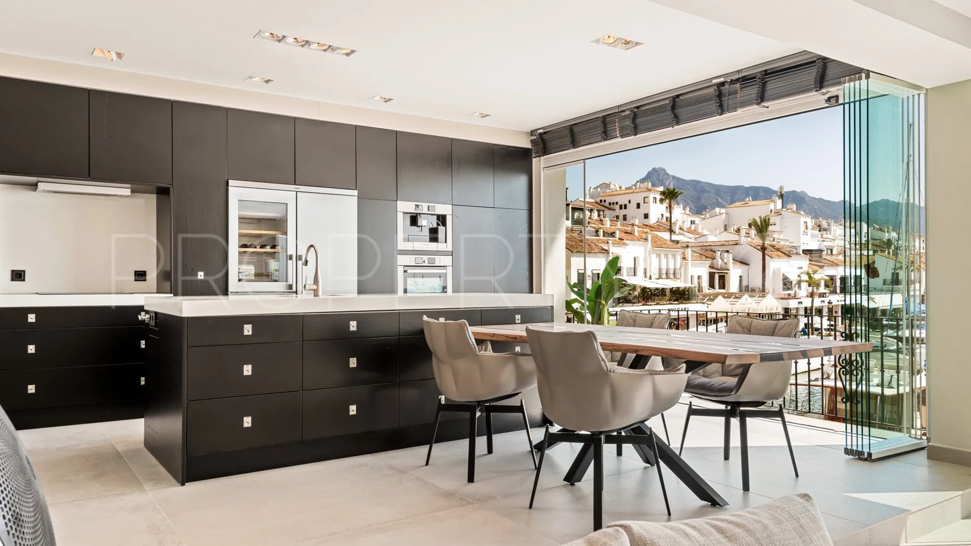 For sale apartment in Marbella - Puerto Banus