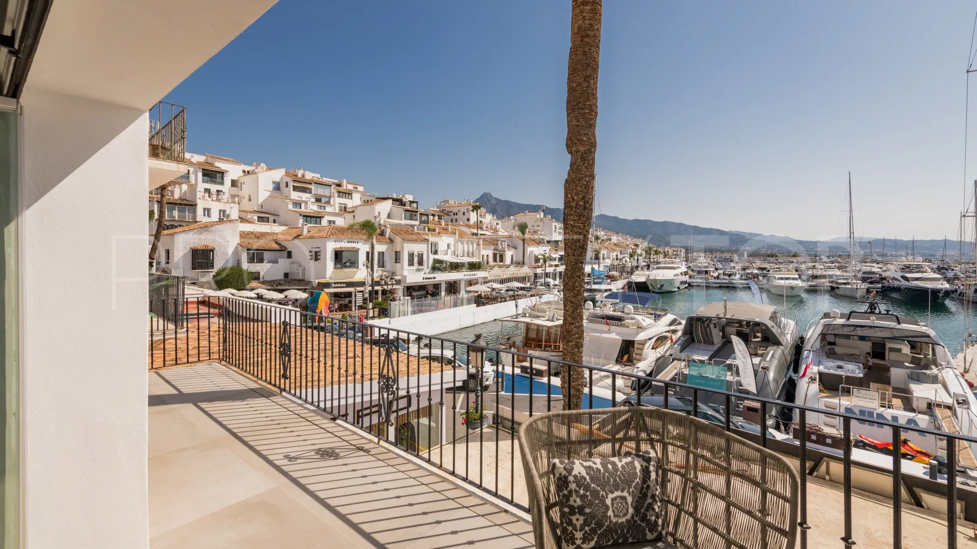 For sale apartment in Marbella - Puerto Banus
