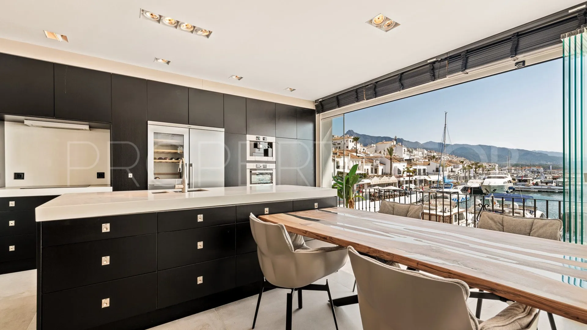For sale apartment in Marbella - Puerto Banus