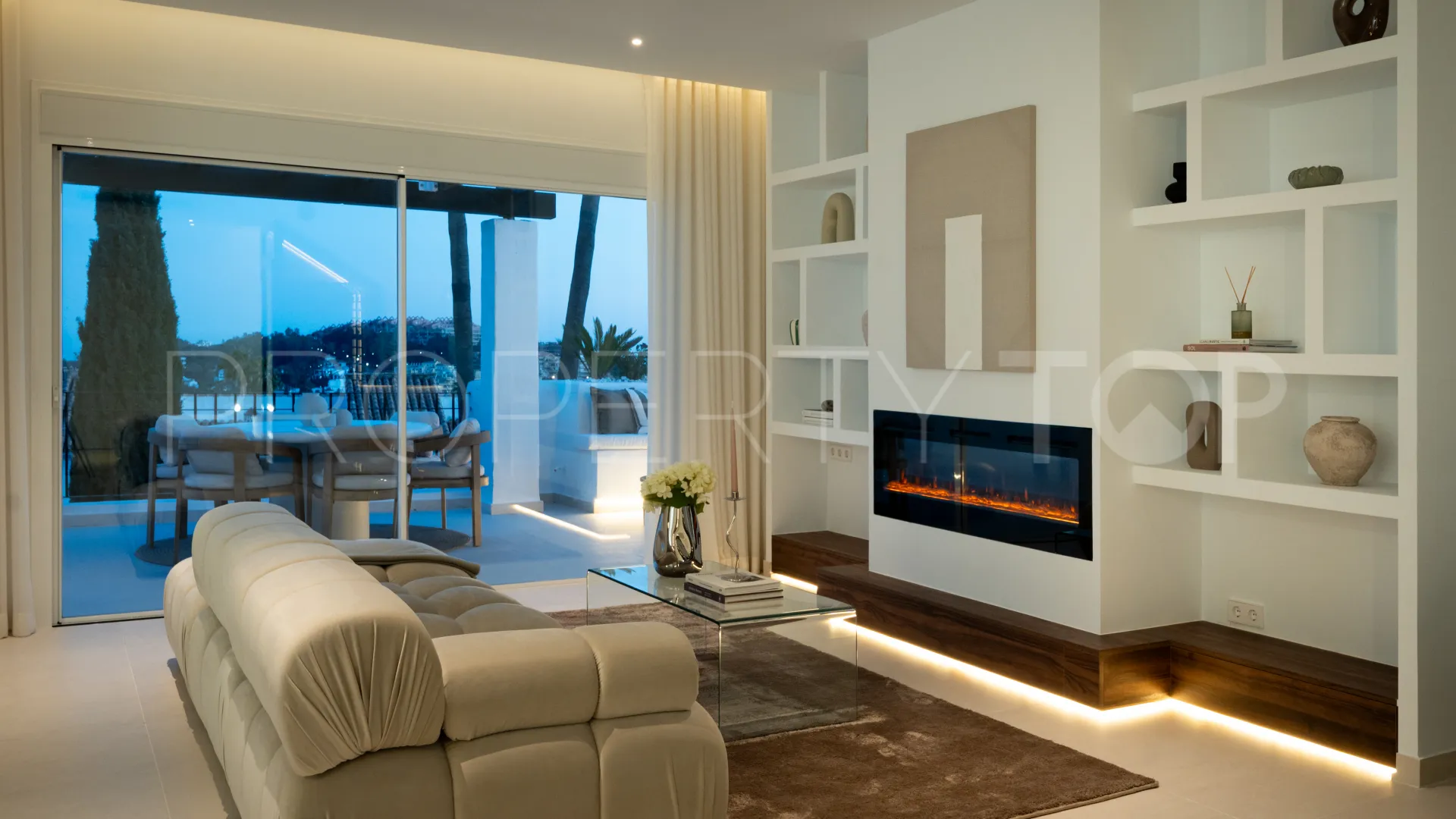 Atico duplex en venta con 3 dormitorios en Nueva Andalucia