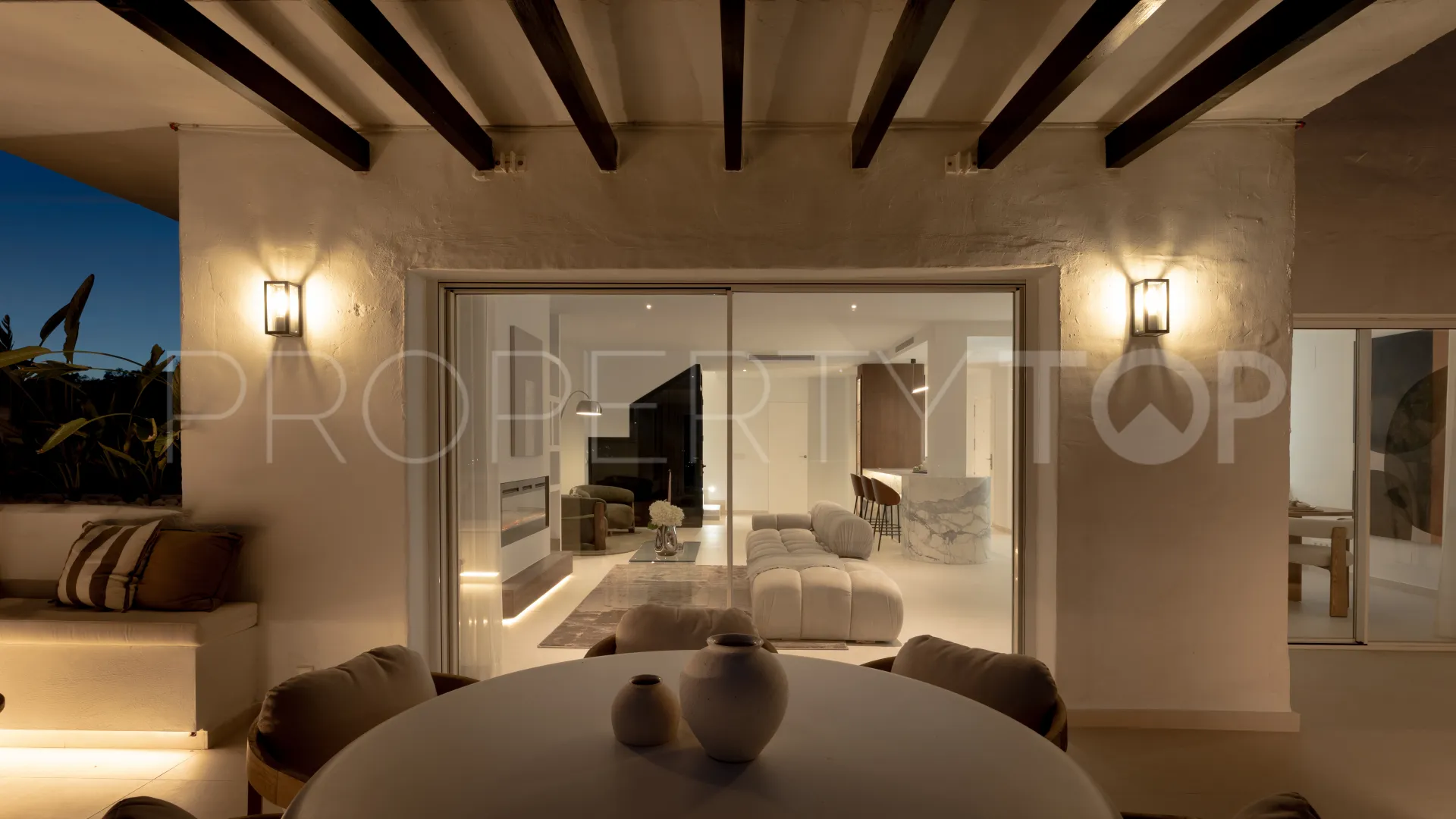 Atico duplex en venta con 3 dormitorios en Nueva Andalucia