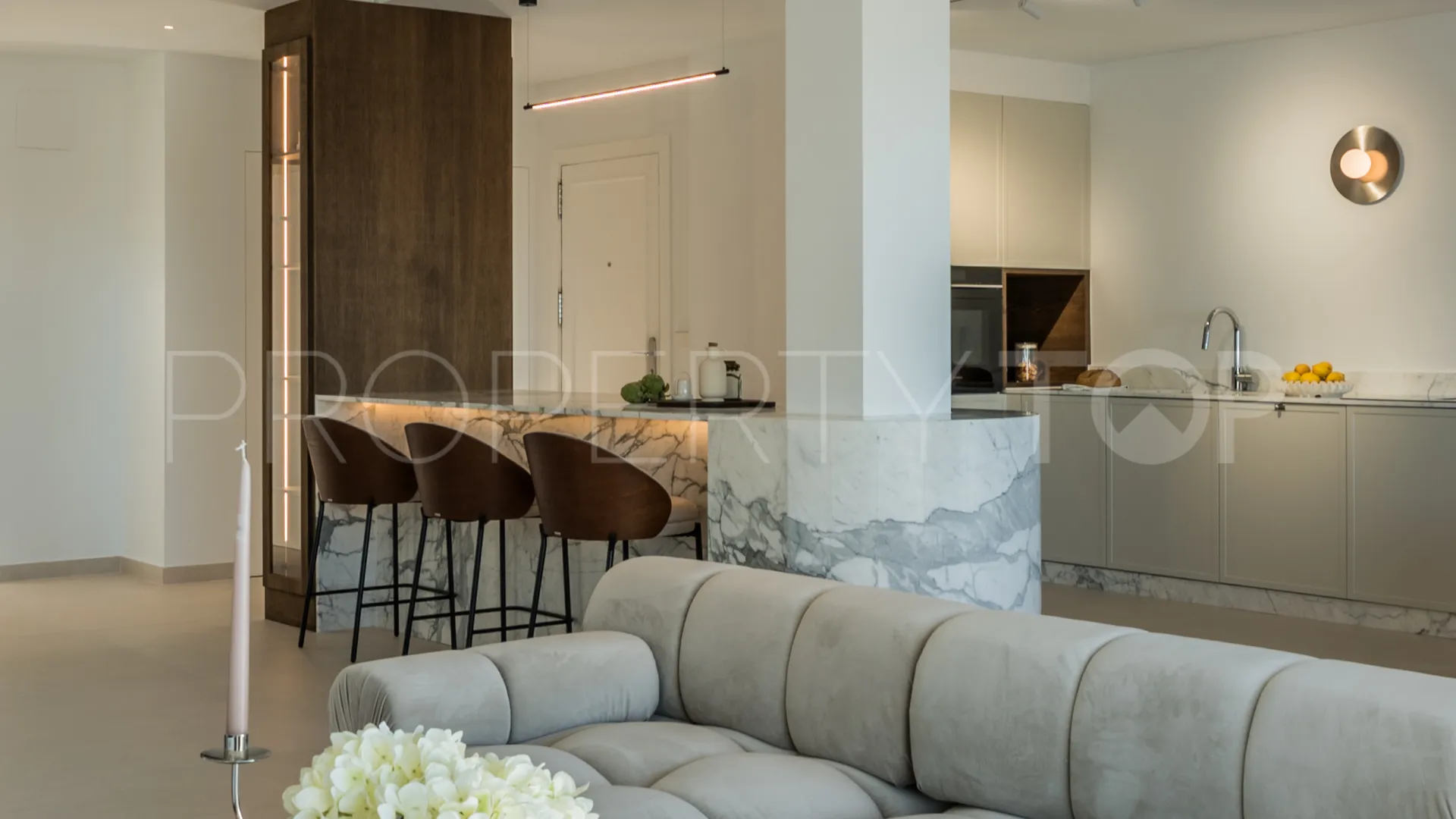 Atico duplex en venta con 3 dormitorios en Nueva Andalucia