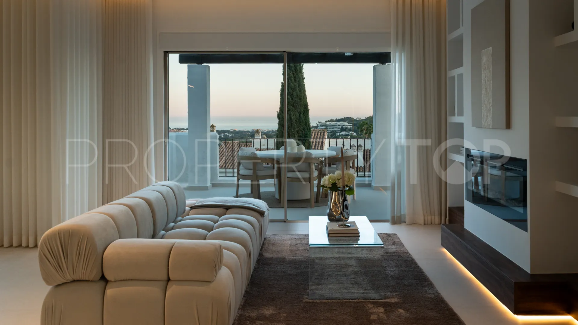 Atico duplex en venta con 3 dormitorios en Nueva Andalucia