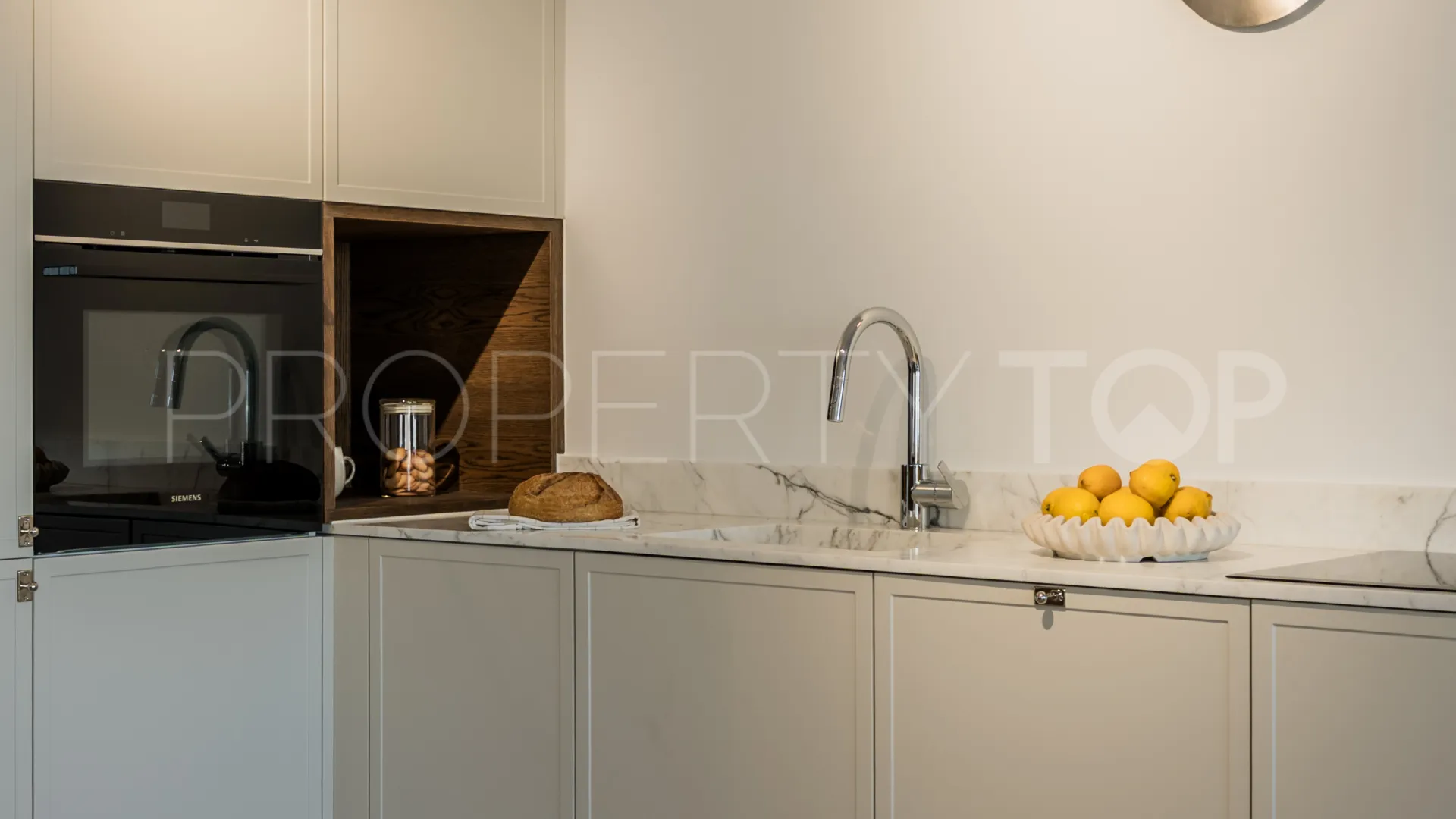 Atico duplex en venta con 3 dormitorios en Nueva Andalucia