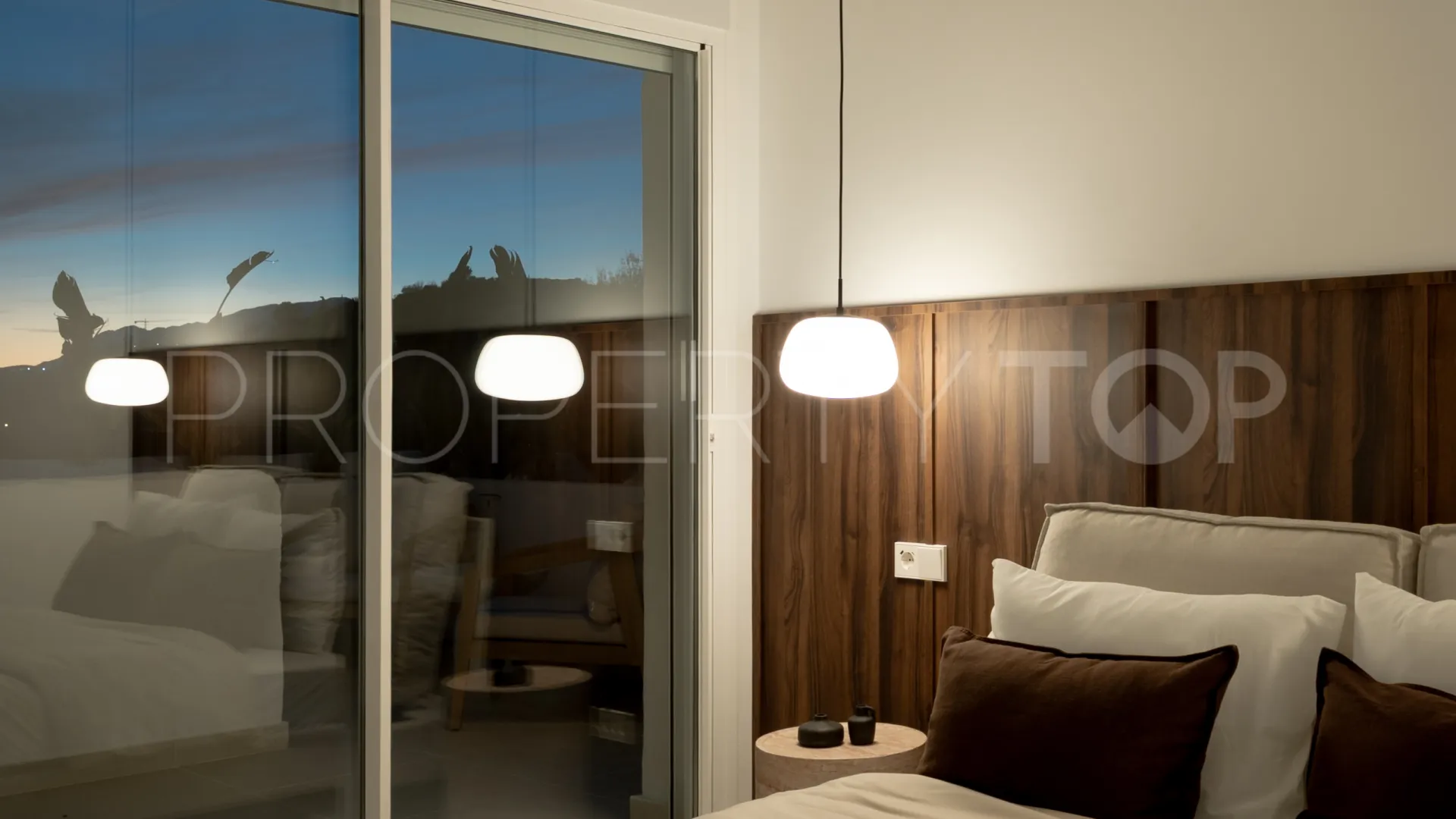 Atico duplex en venta con 3 dormitorios en Nueva Andalucia