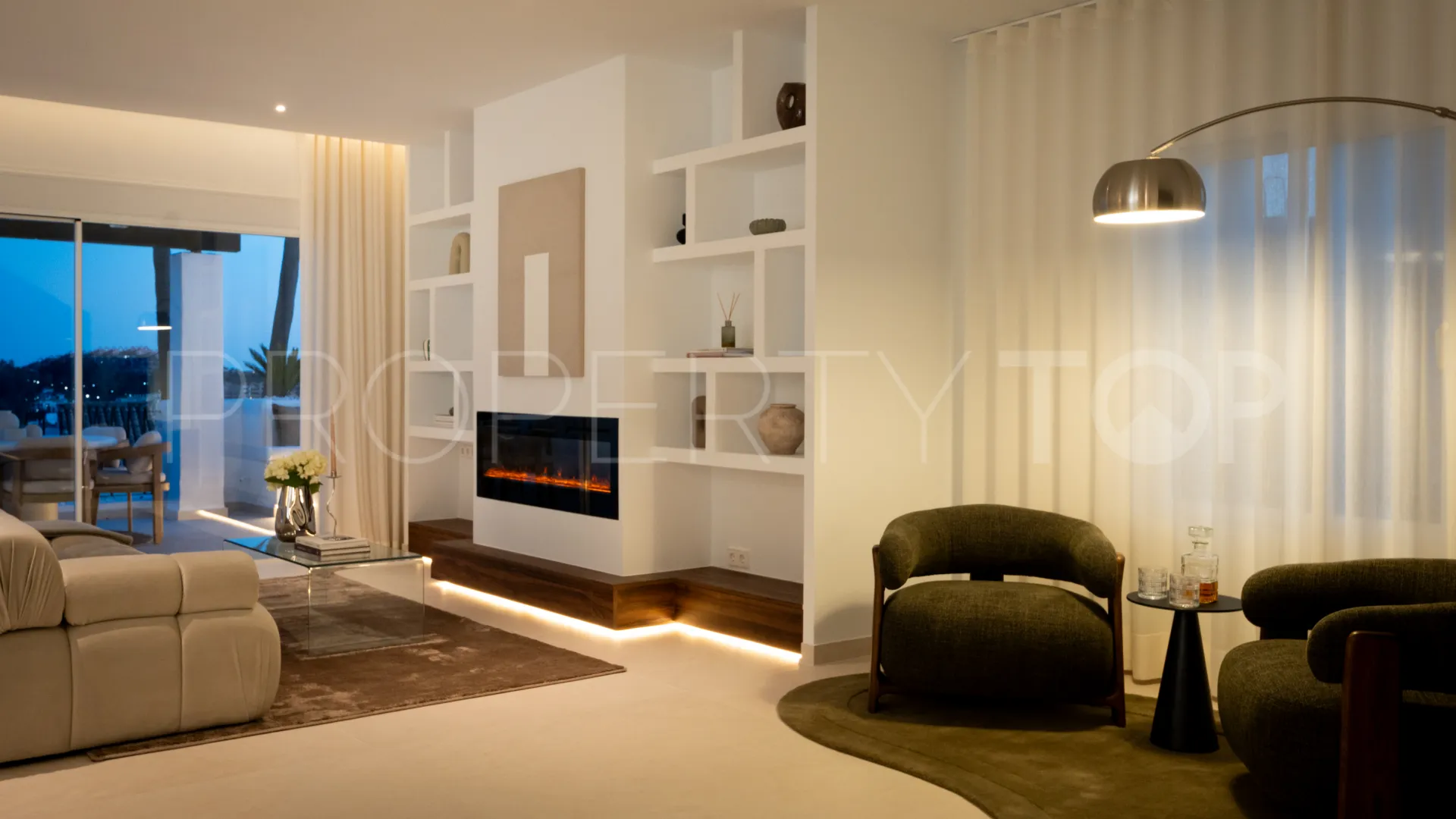 Atico duplex en venta con 3 dormitorios en Nueva Andalucia