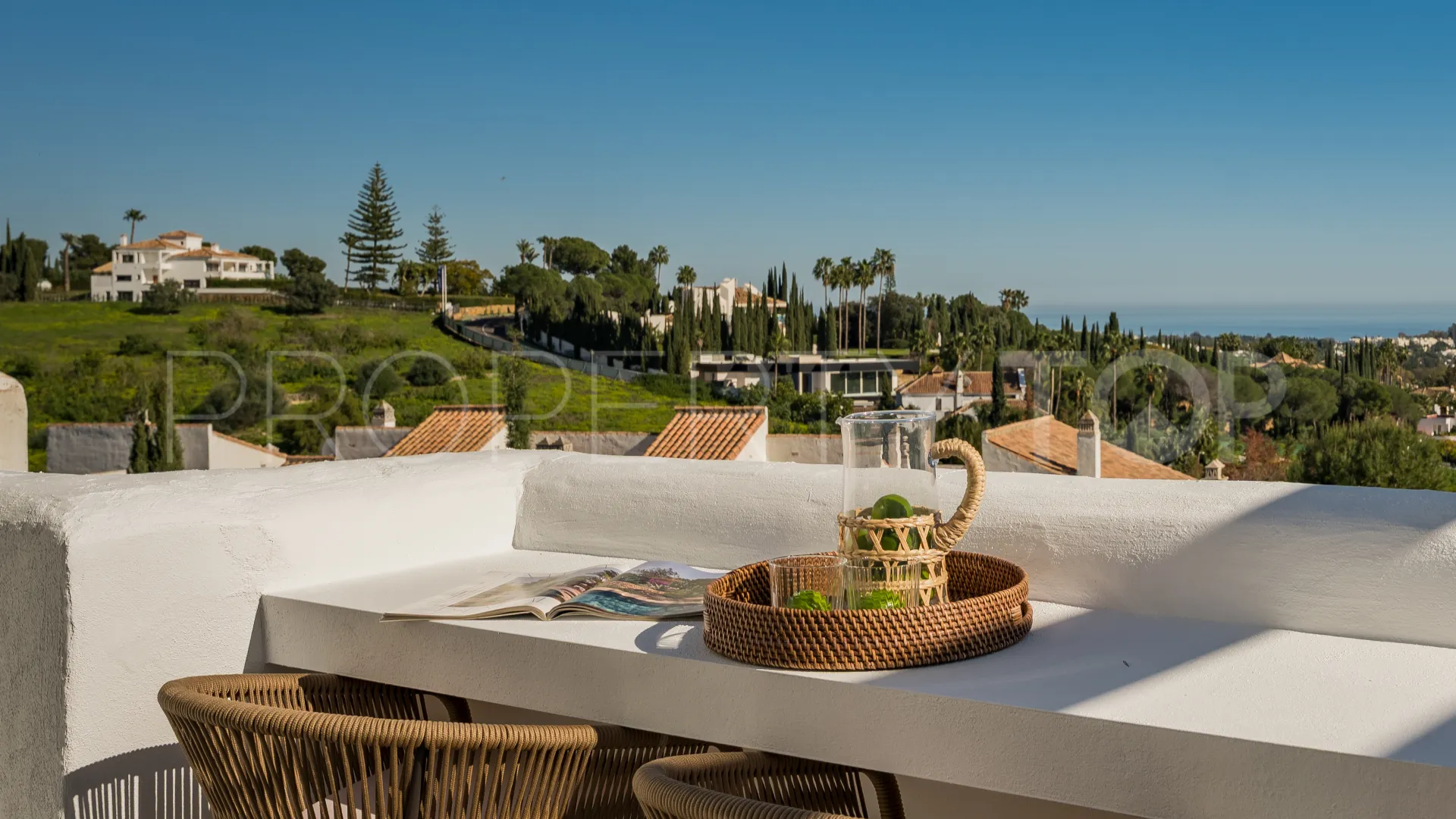 Atico duplex en venta con 3 dormitorios en Nueva Andalucia