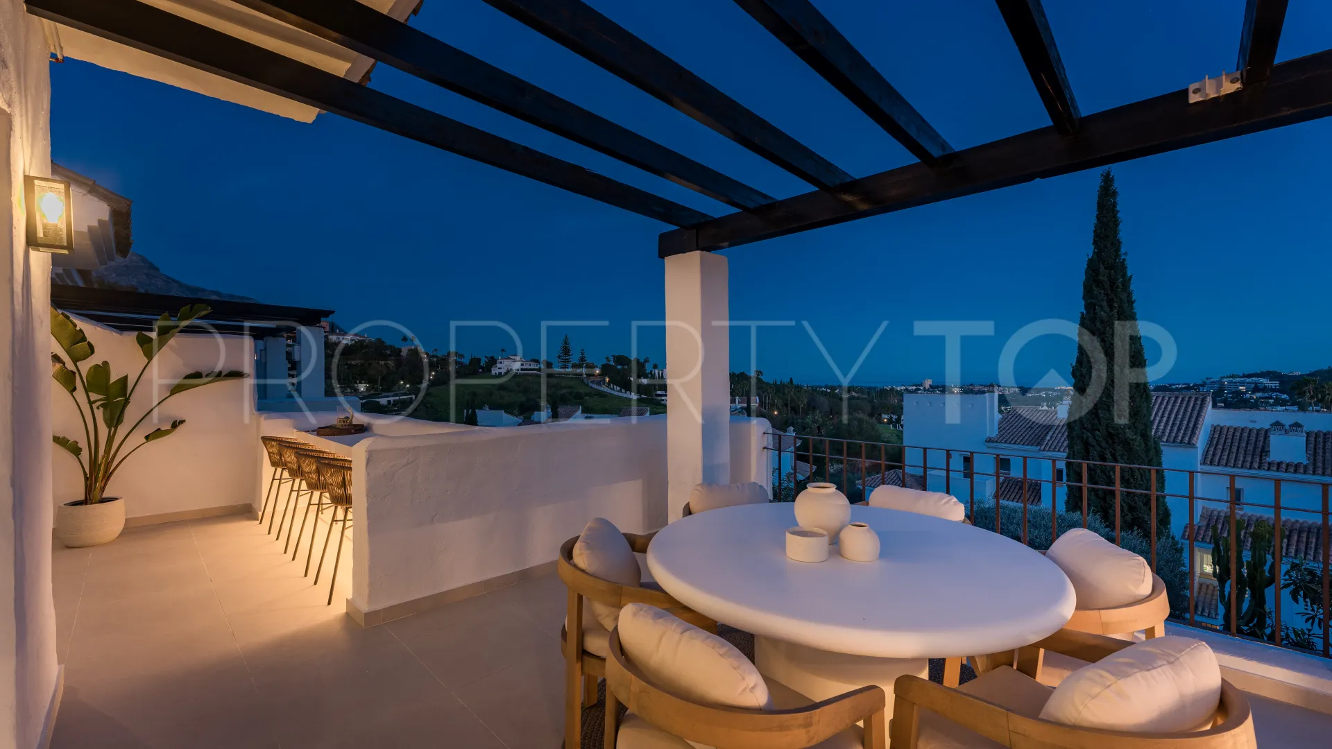 Atico duplex en venta con 3 dormitorios en Nueva Andalucia