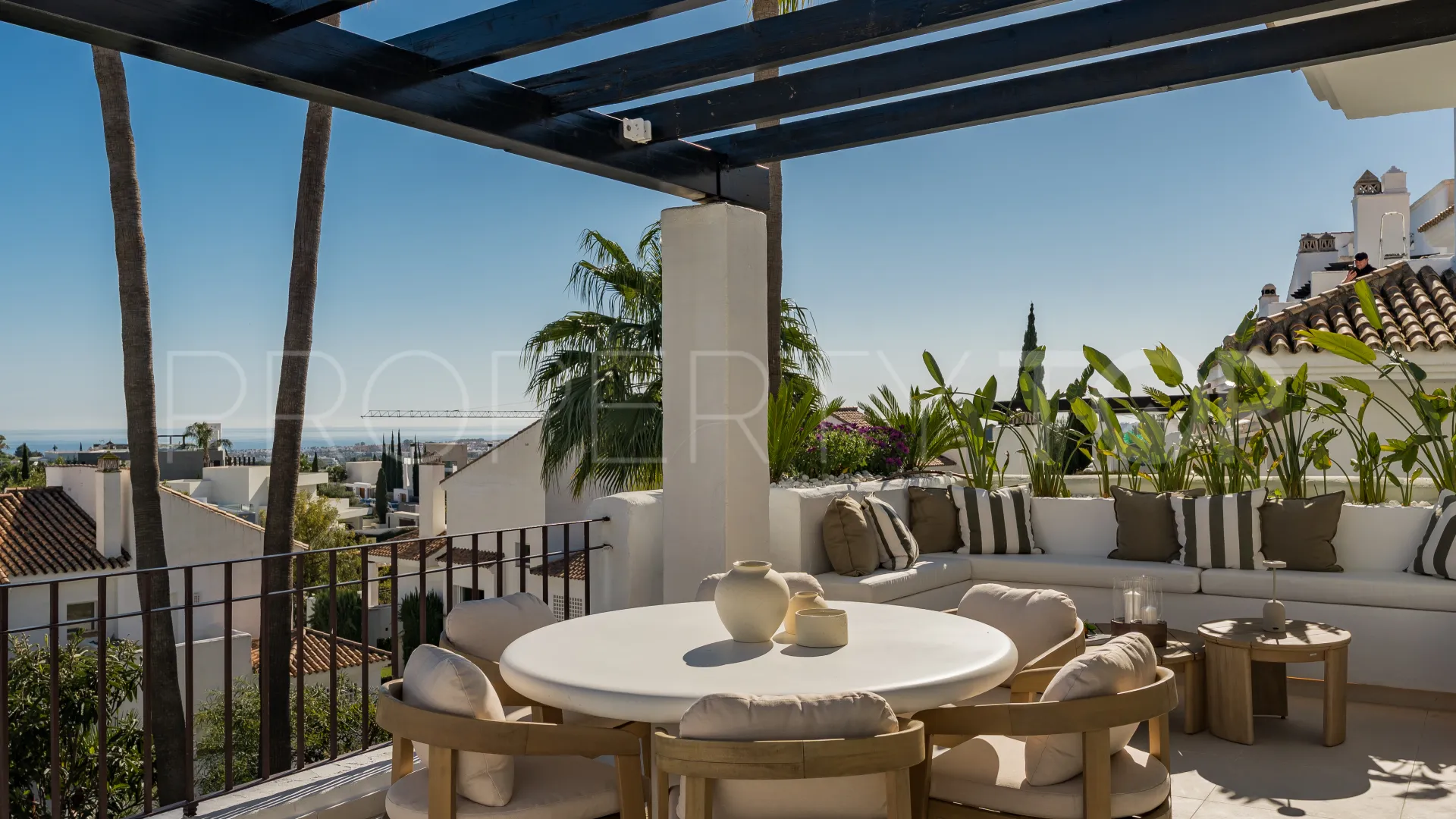 Atico duplex en venta con 3 dormitorios en Nueva Andalucia