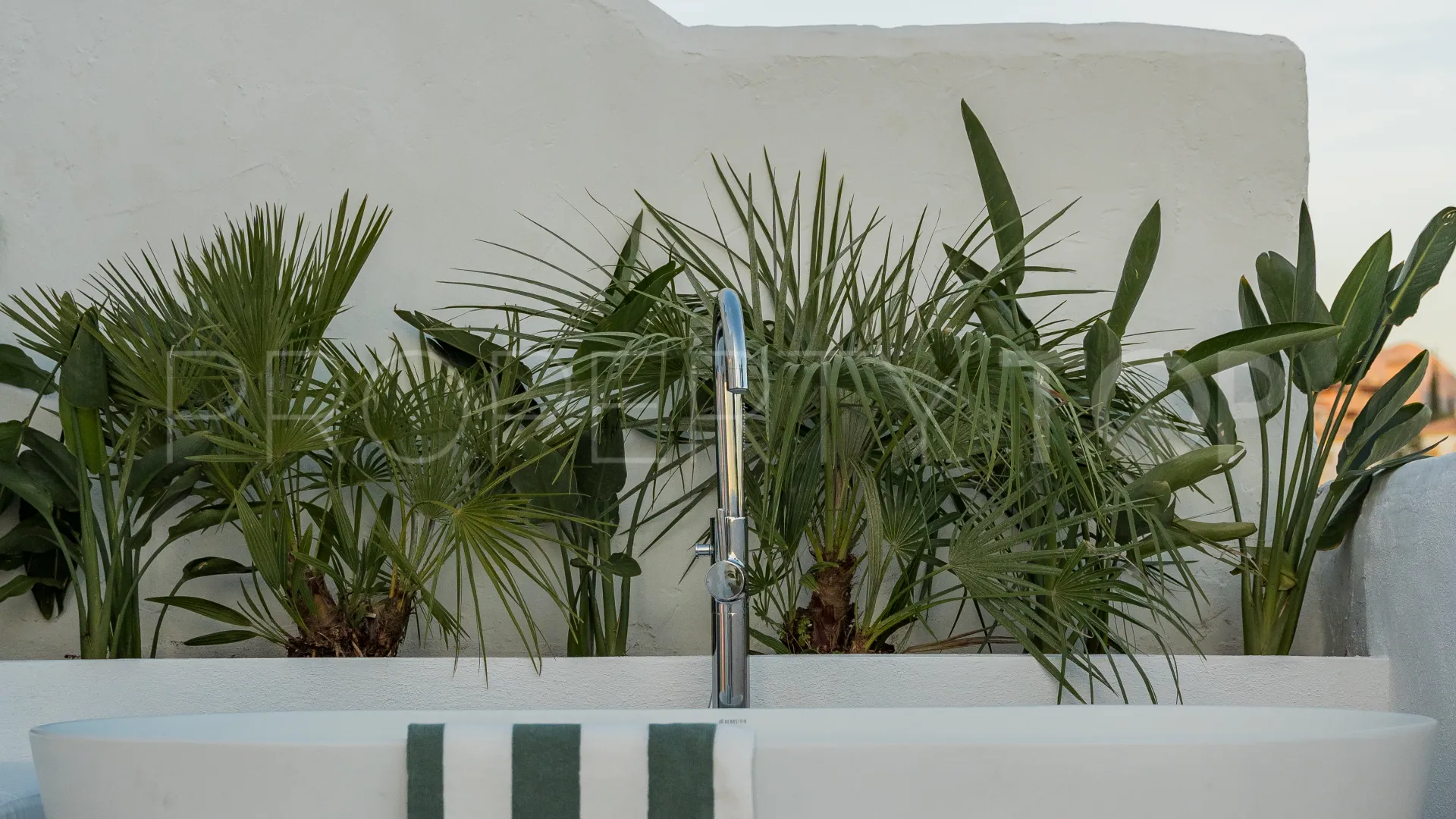Atico duplex en venta con 3 dormitorios en Nueva Andalucia