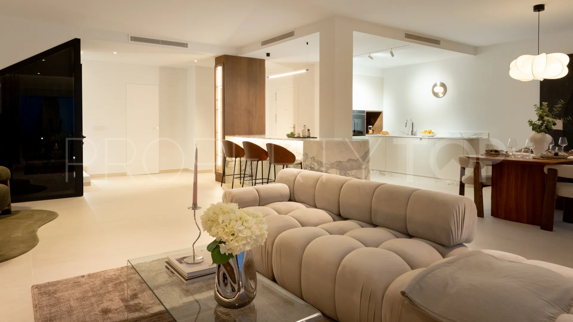 Atico duplex en venta con 3 dormitorios en Nueva Andalucia