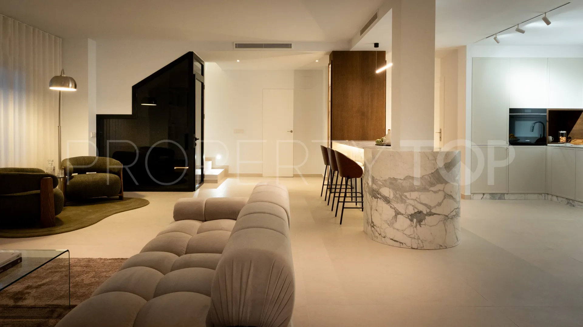 Atico duplex en venta con 3 dormitorios en Nueva Andalucia