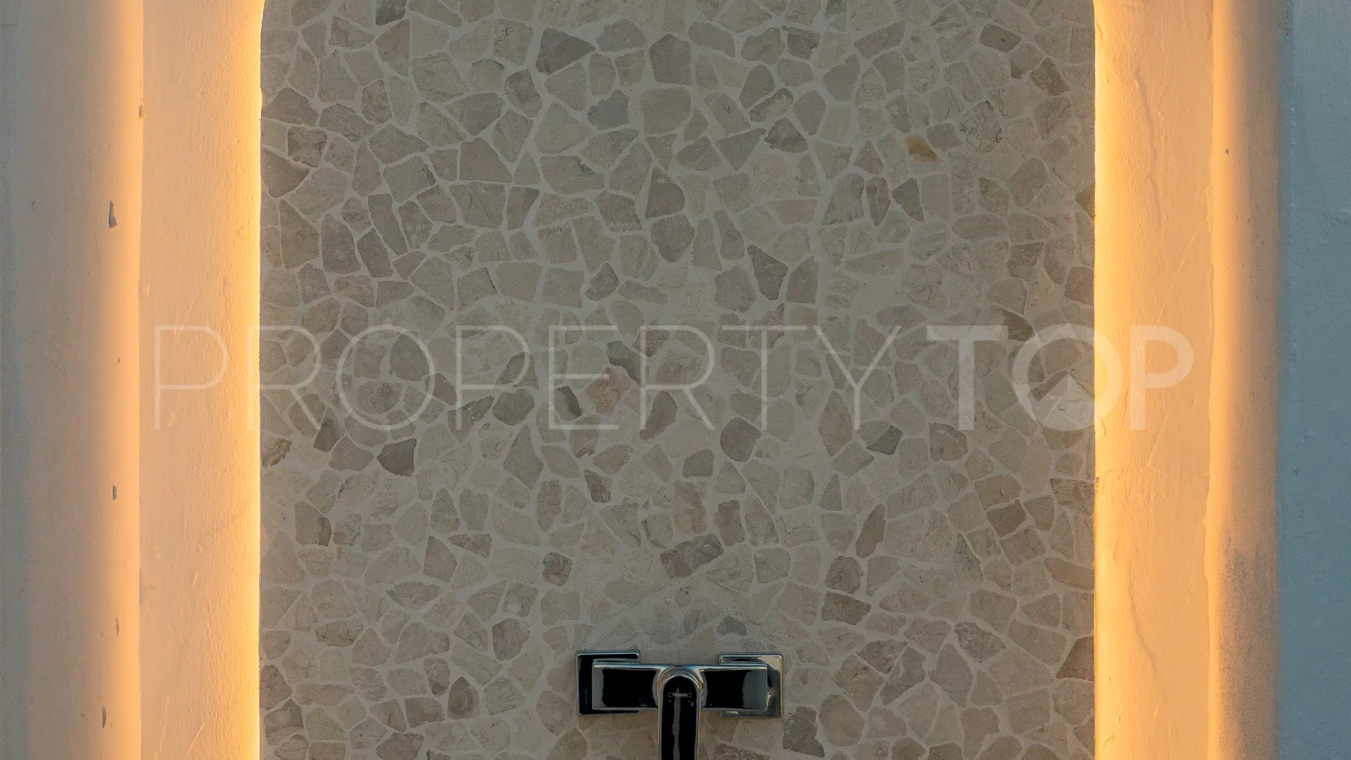 Atico duplex en venta con 3 dormitorios en Nueva Andalucia