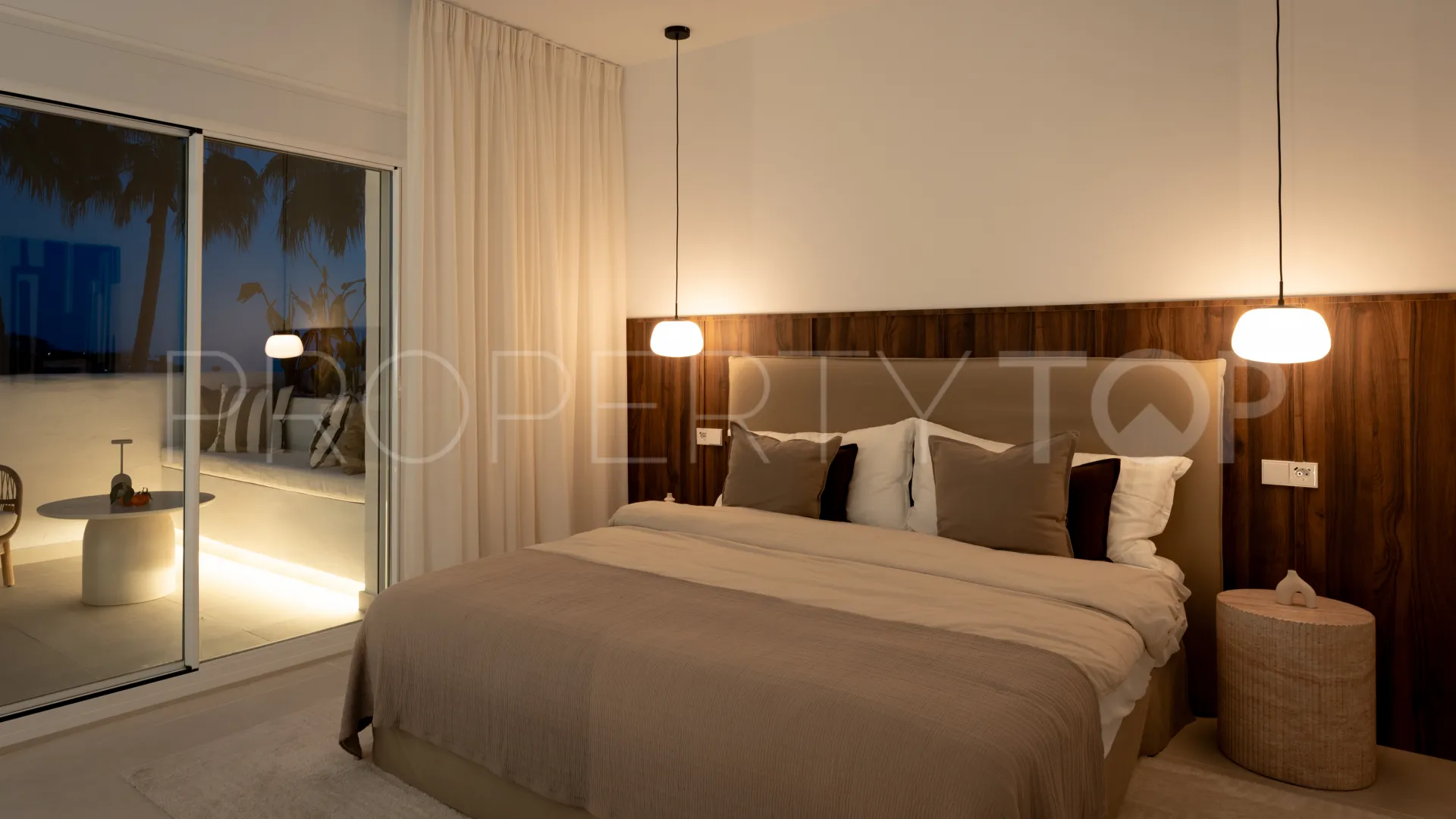 Atico duplex en venta con 3 dormitorios en Nueva Andalucia