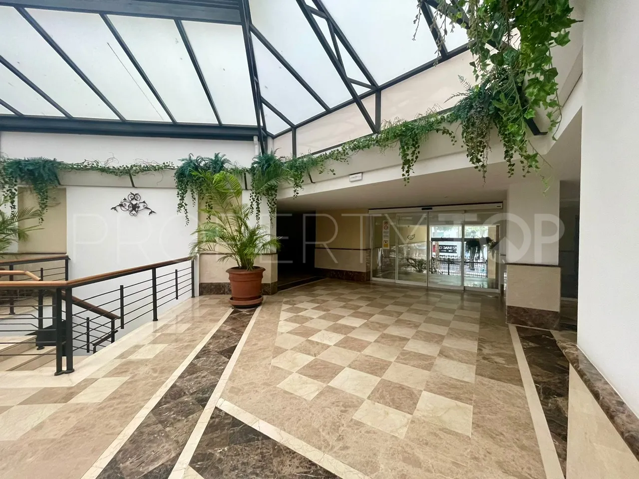 Duplex penthouse for sale in Terrazas de Banus
