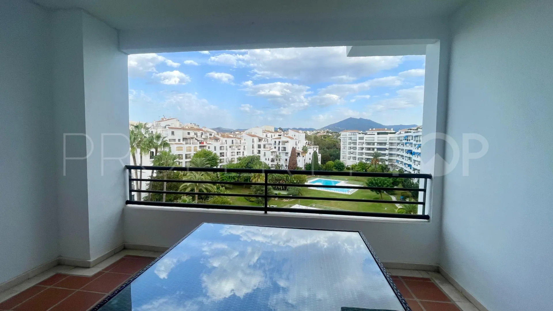 Duplex penthouse for sale in Terrazas de Banus