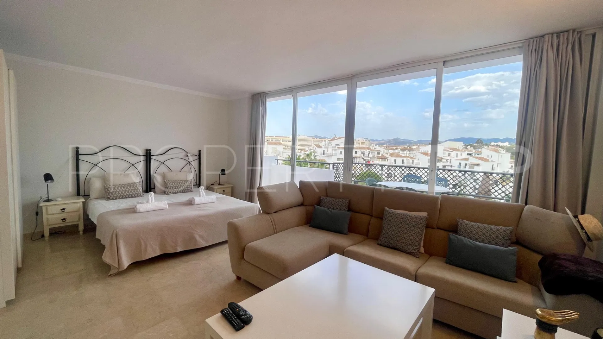 Duplex penthouse for sale in Terrazas de Banus