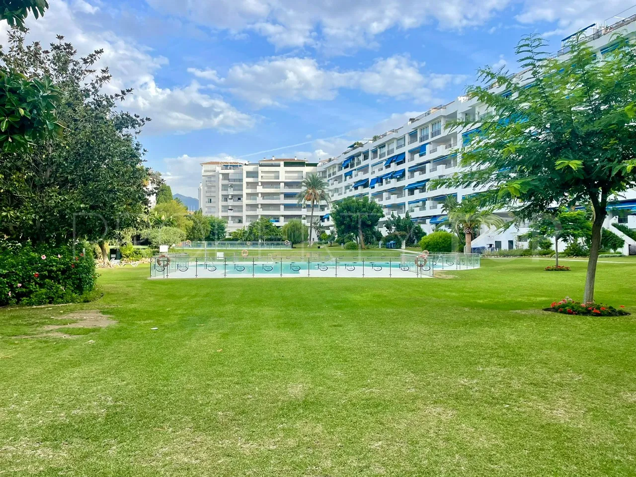 Duplex penthouse for sale in Terrazas de Banus