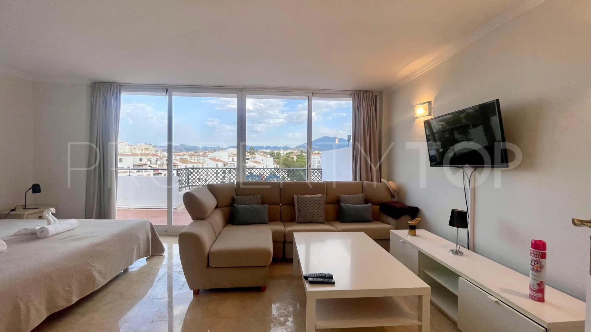 Duplex penthouse for sale in Terrazas de Banus