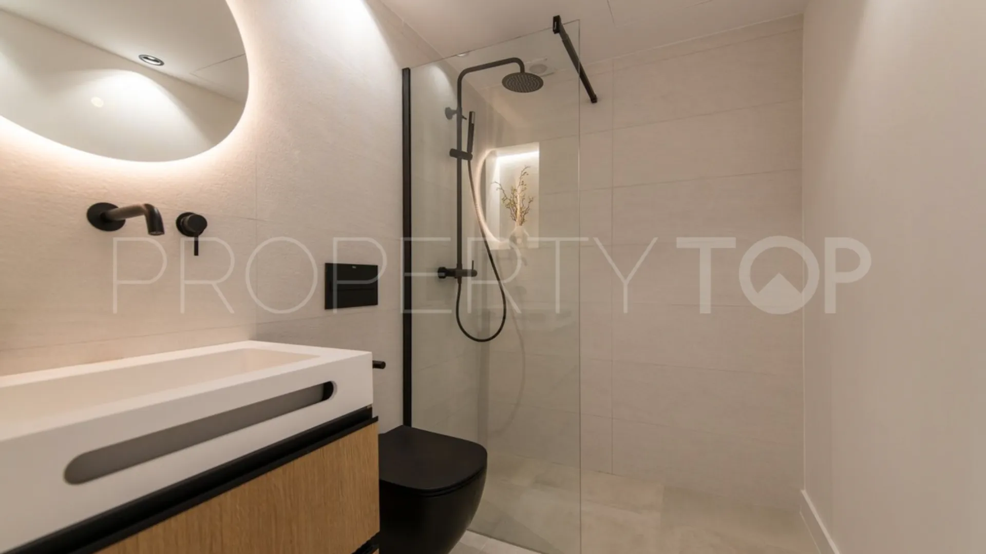 2 bedrooms apartment in Marbella Centro for sale