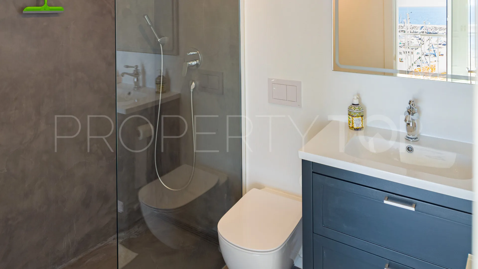 For sale apartment in Marbella - Puerto Banus