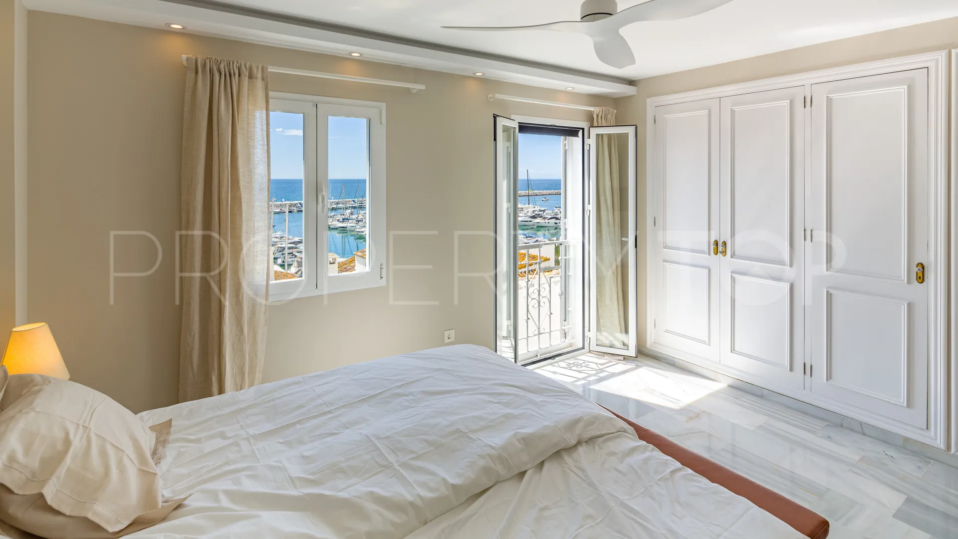 For sale apartment in Marbella - Puerto Banus